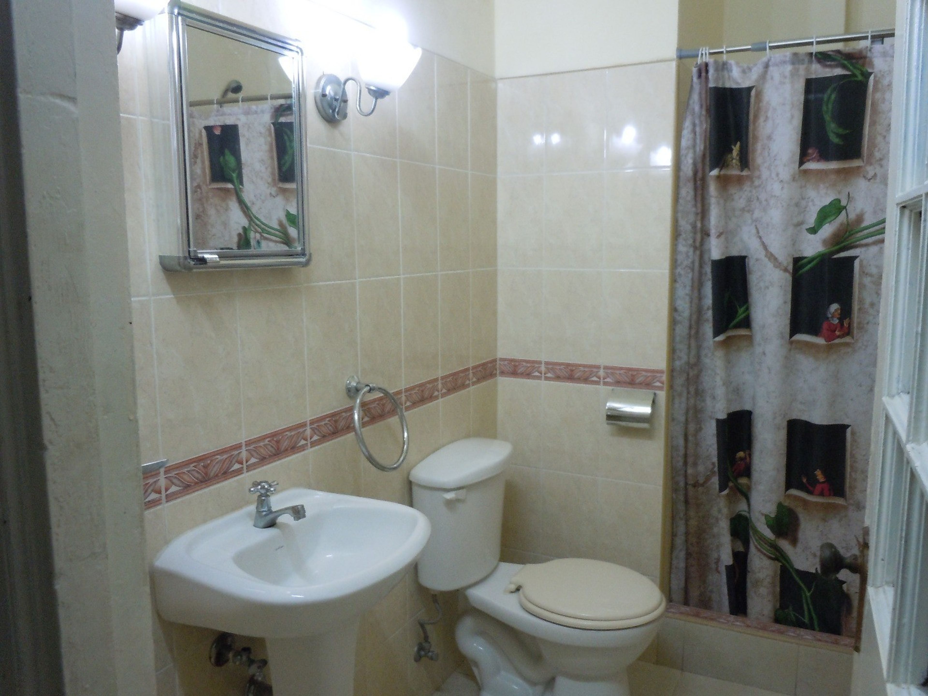 Casa Yamir, OBRAPÍA, No. 401Bathroom's view