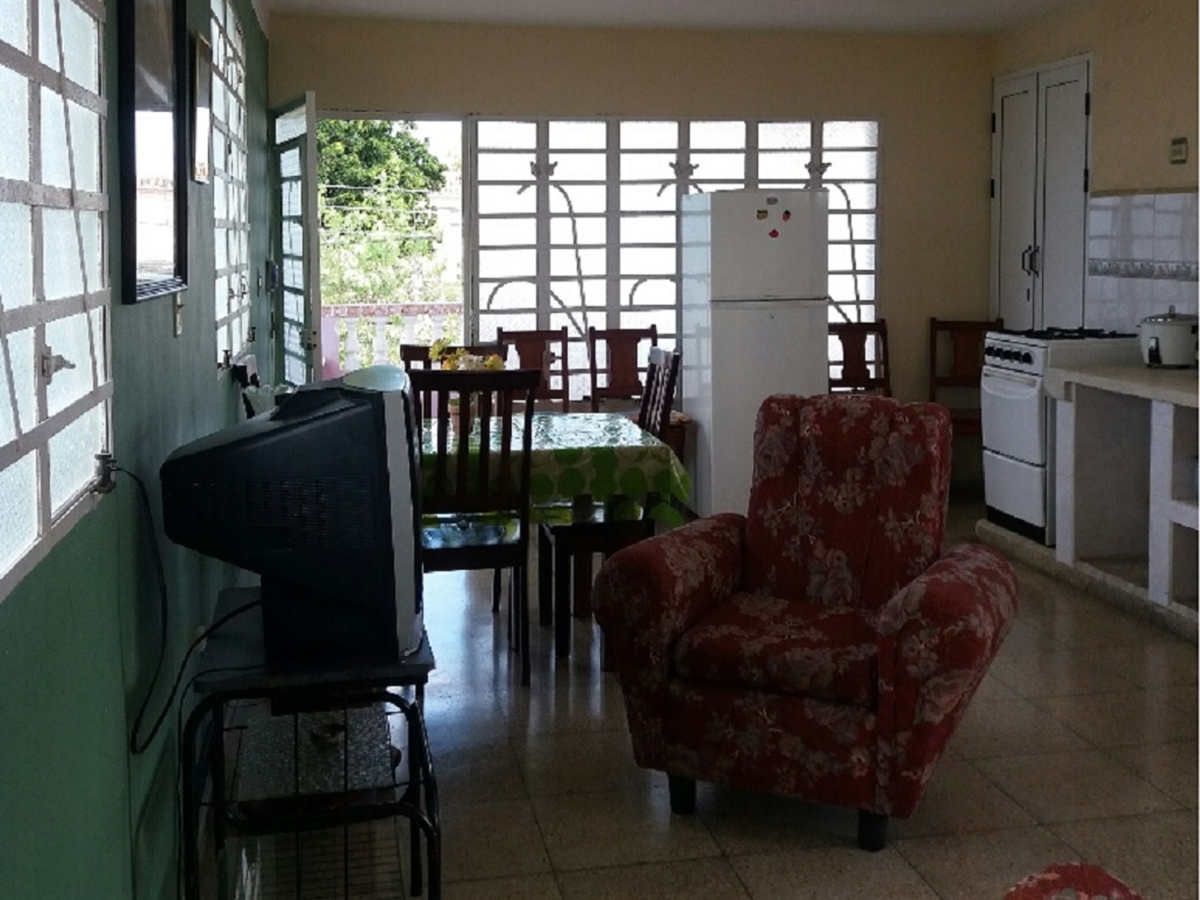 Casa de Lourdes, CALLE 5ta, No. 5408House's living and dinning room