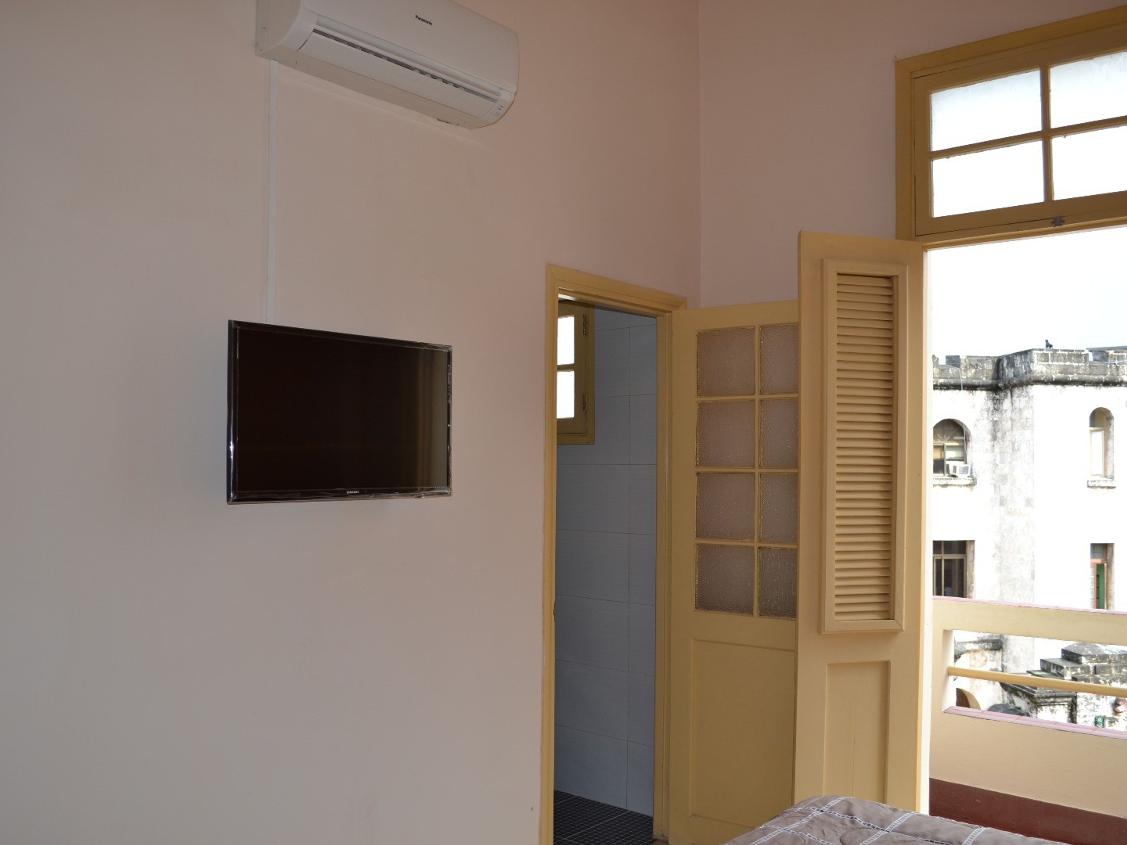 Cuba y Chacón Apartment 2, CUBA, No. 90Room's details