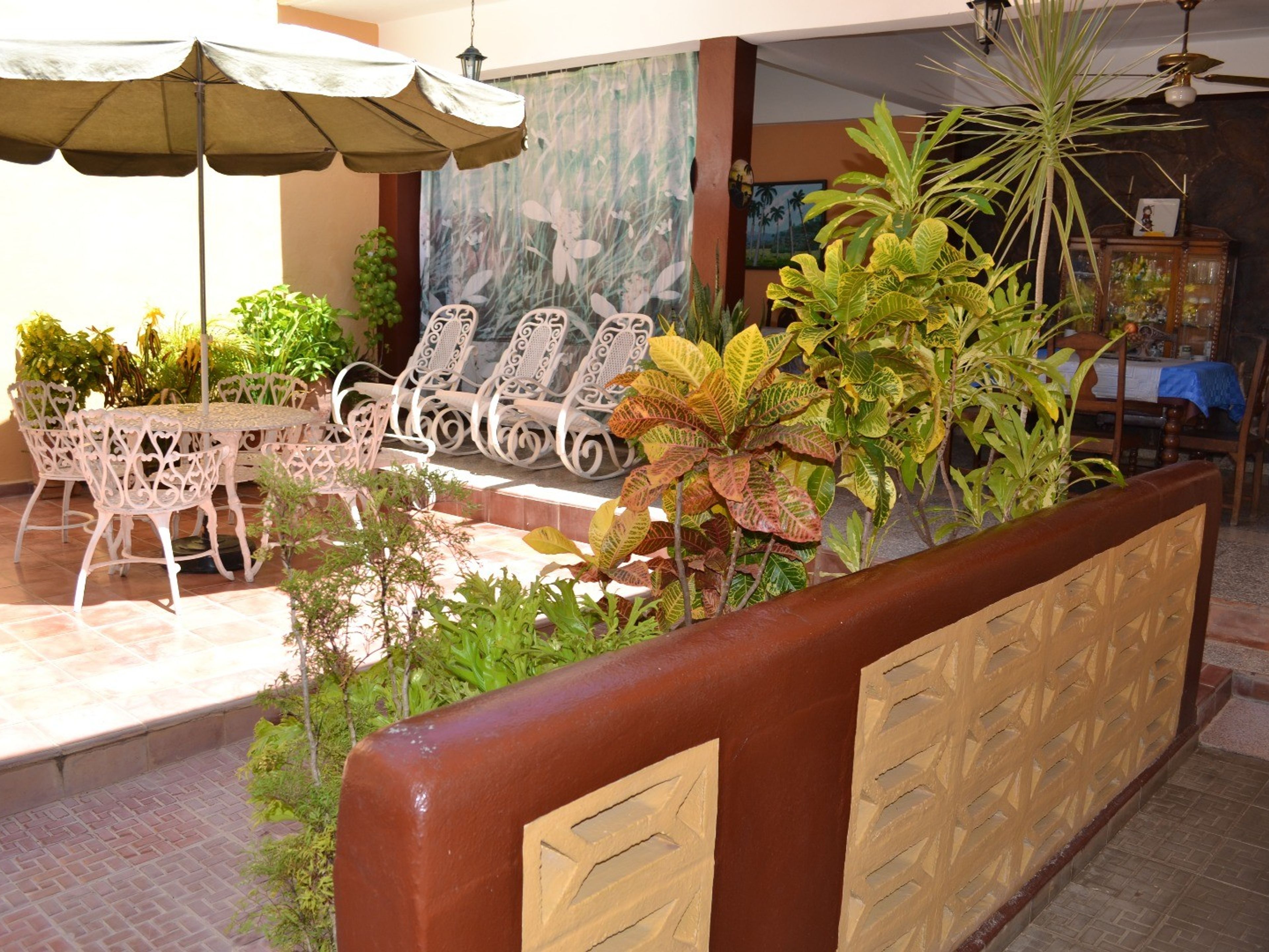 Hostal Nilda y Luis Grau, FRANCISCO J. ZERQUERA (Rosario), No. 270Inside patio view