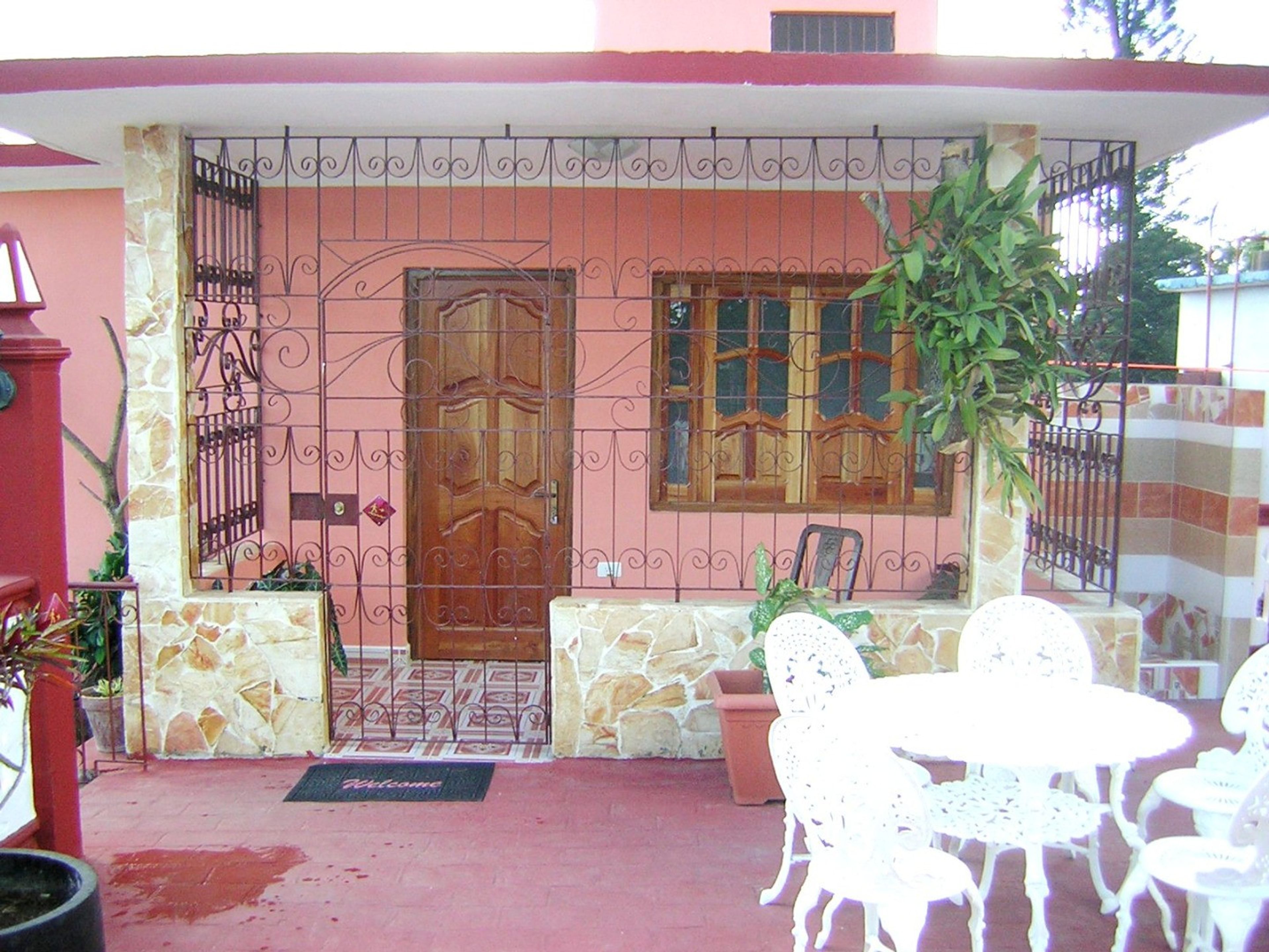 Hostal Dra. Mirta Carballo. DIMAS DANIEL, No. 19House's inside patio view