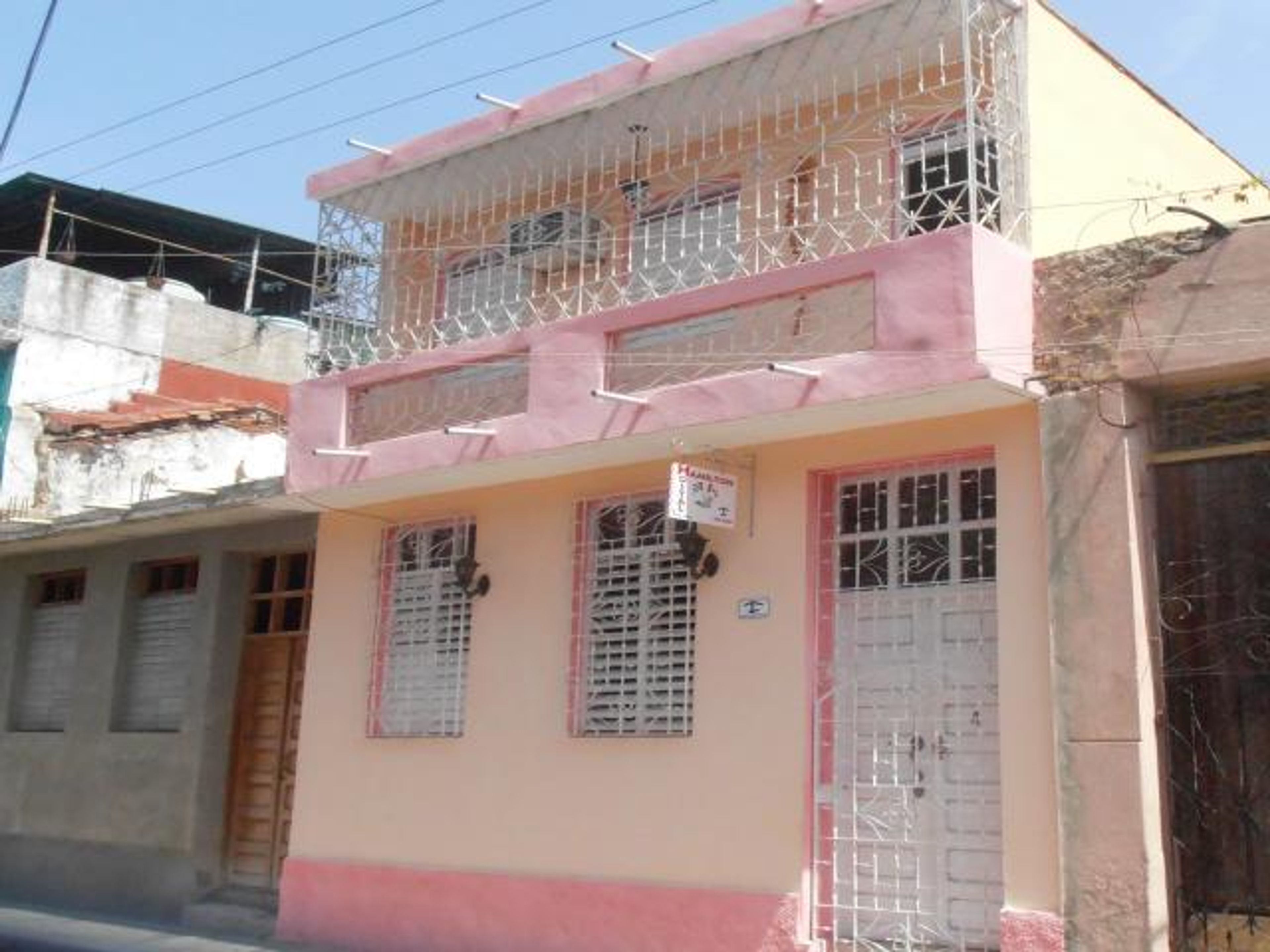 Hostal Hamilton, SERAFIN GARCIA, No. 260