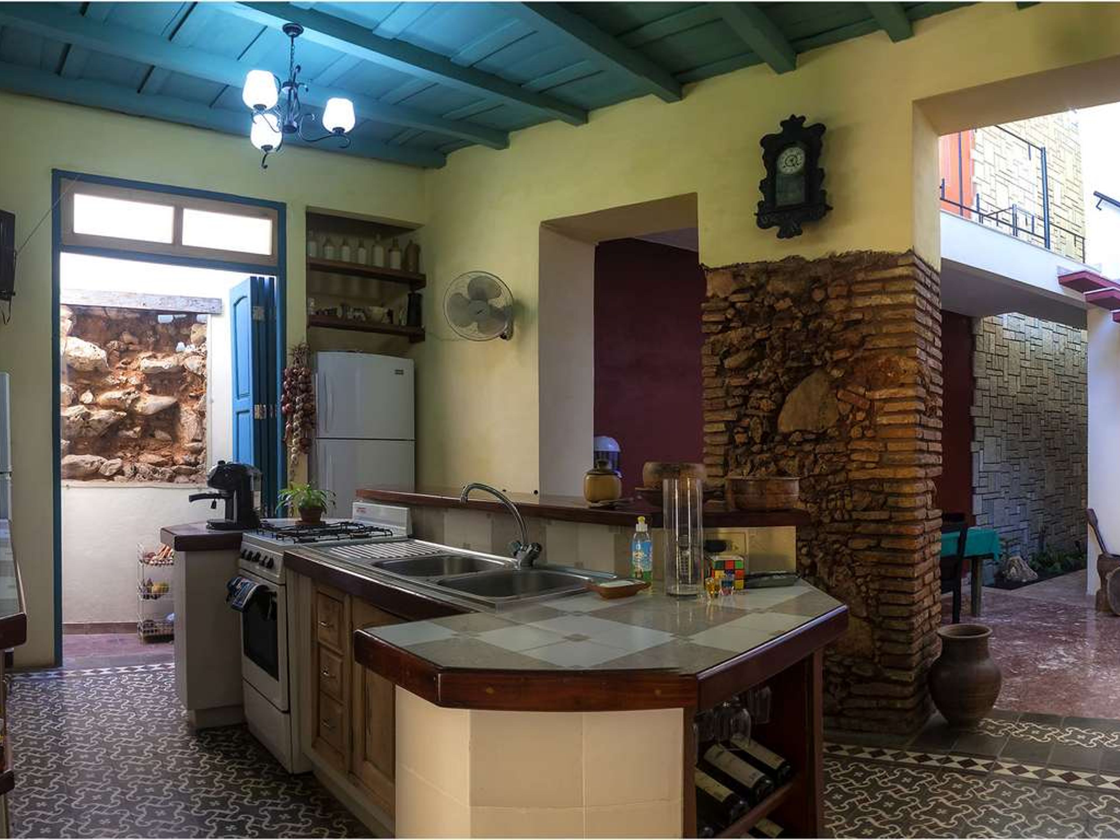 Hostal El Portón Verde, SIMÓN BOLIVAR (Desengaño) No. 229House's kitchen view