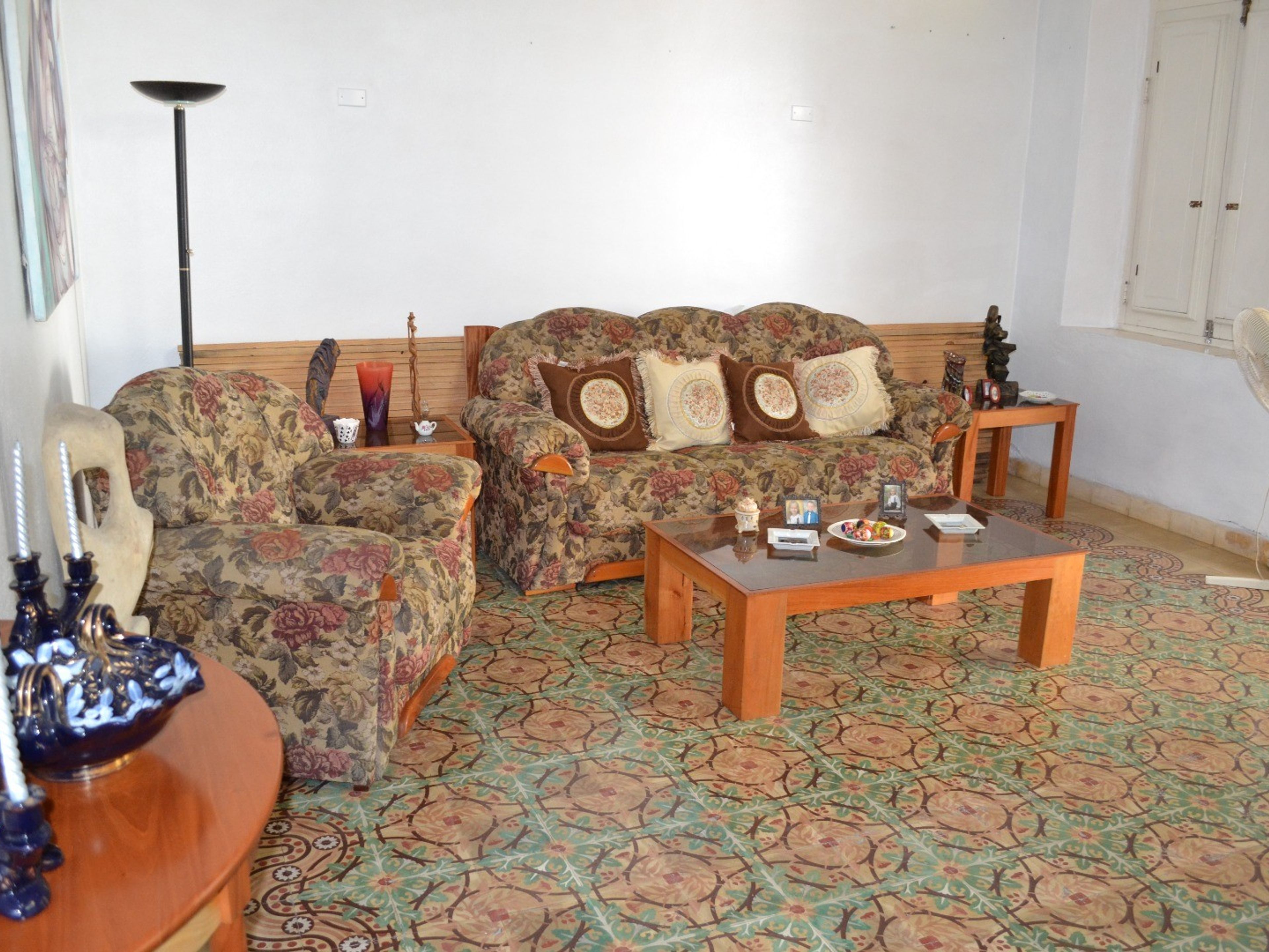 Дом Claire, CALLE D, No. 305House's living room