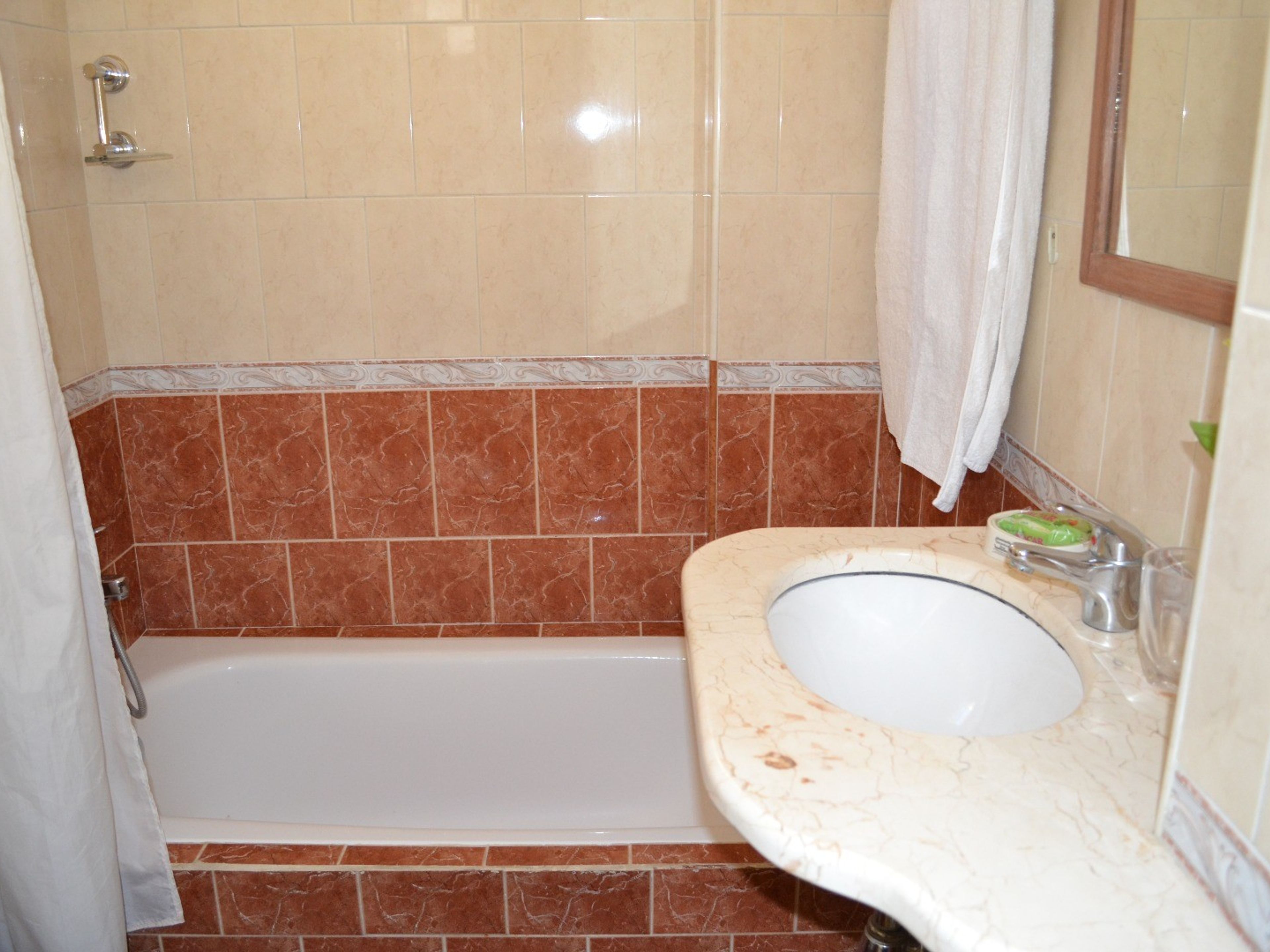 Дом Claire, CALLE D, No. 305Bathroom's view