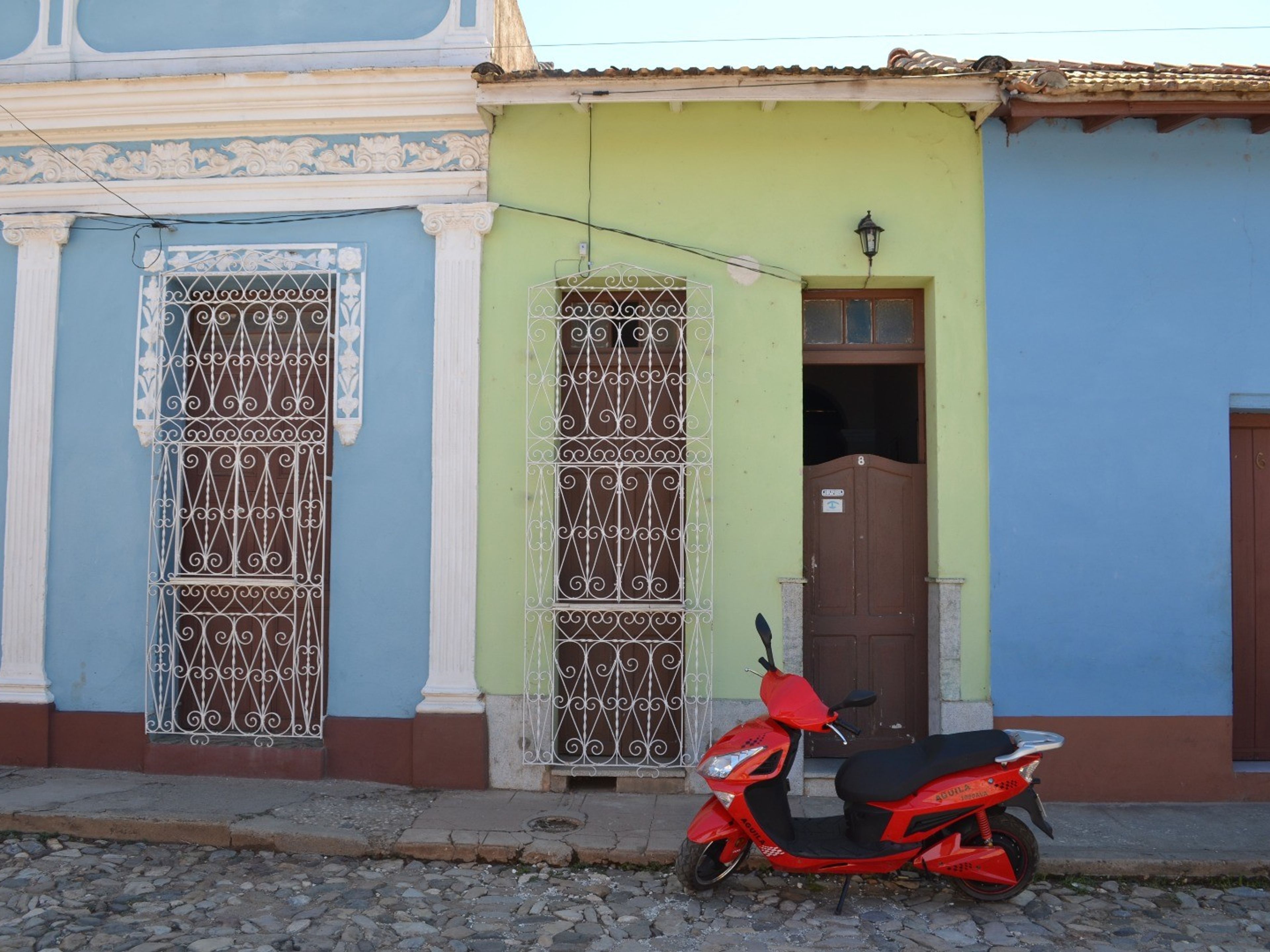 Hostal Bettina, JESÚS MENÉNDEZ (Alameda) No, 8