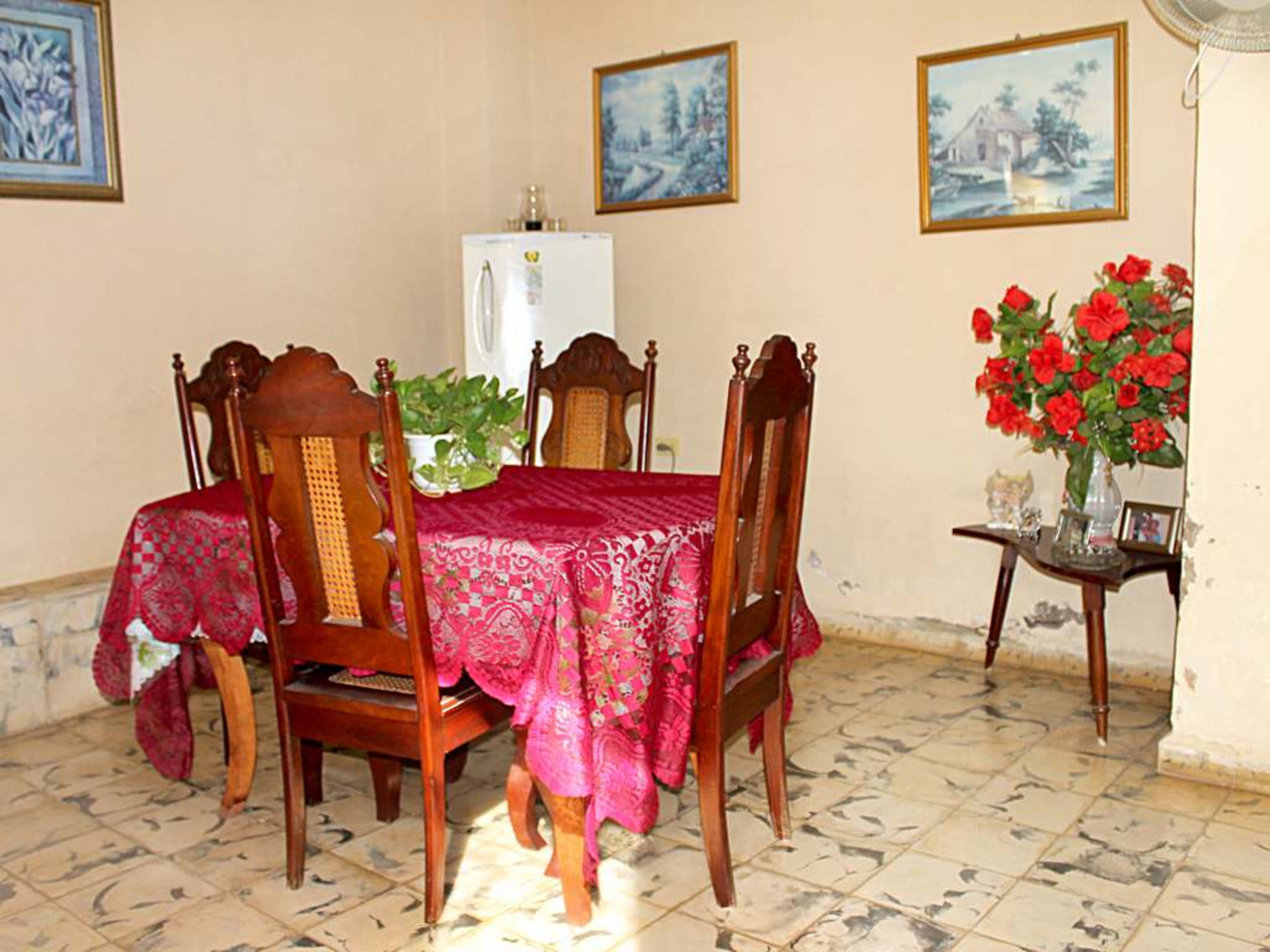 Hostal Casa Carmen y Pedro, MEDIA LUNA (Ernesto Valdés Muñoz) No. 51 AHouse's dining room