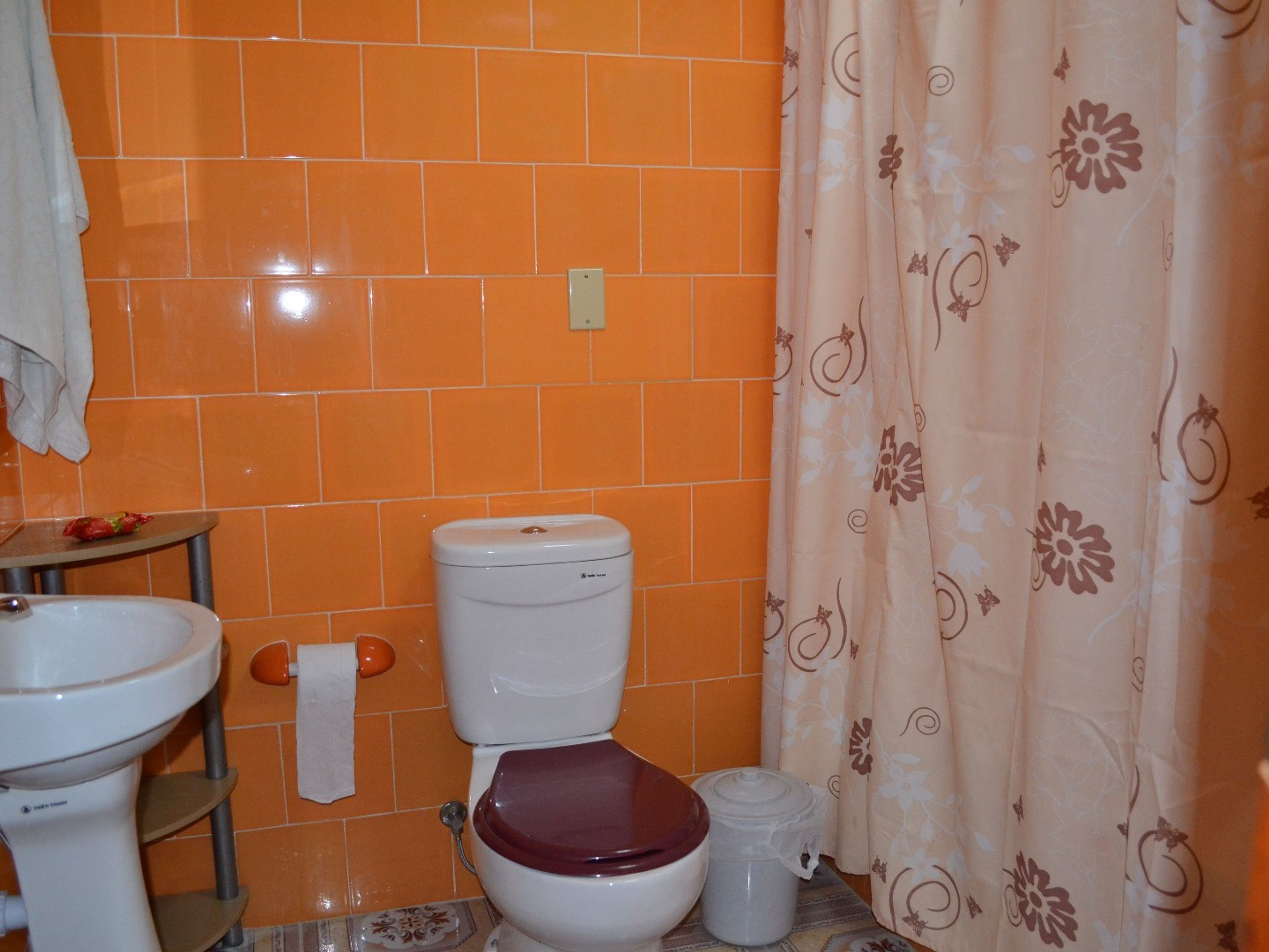 Casa Ordaz, AVENUE 9na, No. 21402 - Bathroom view