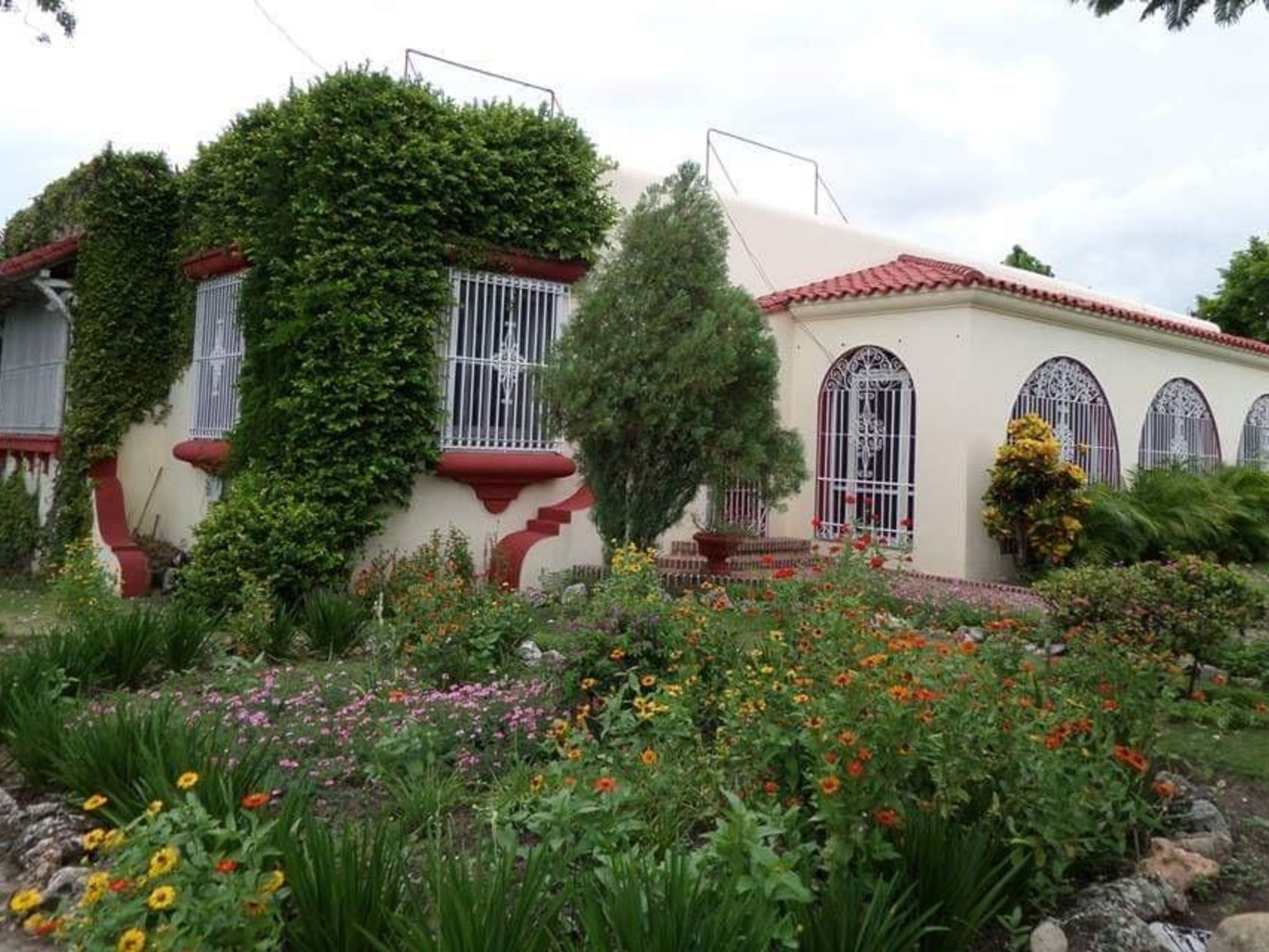 La Casona de Santiago de Cuba, CALLE 13, No. 258