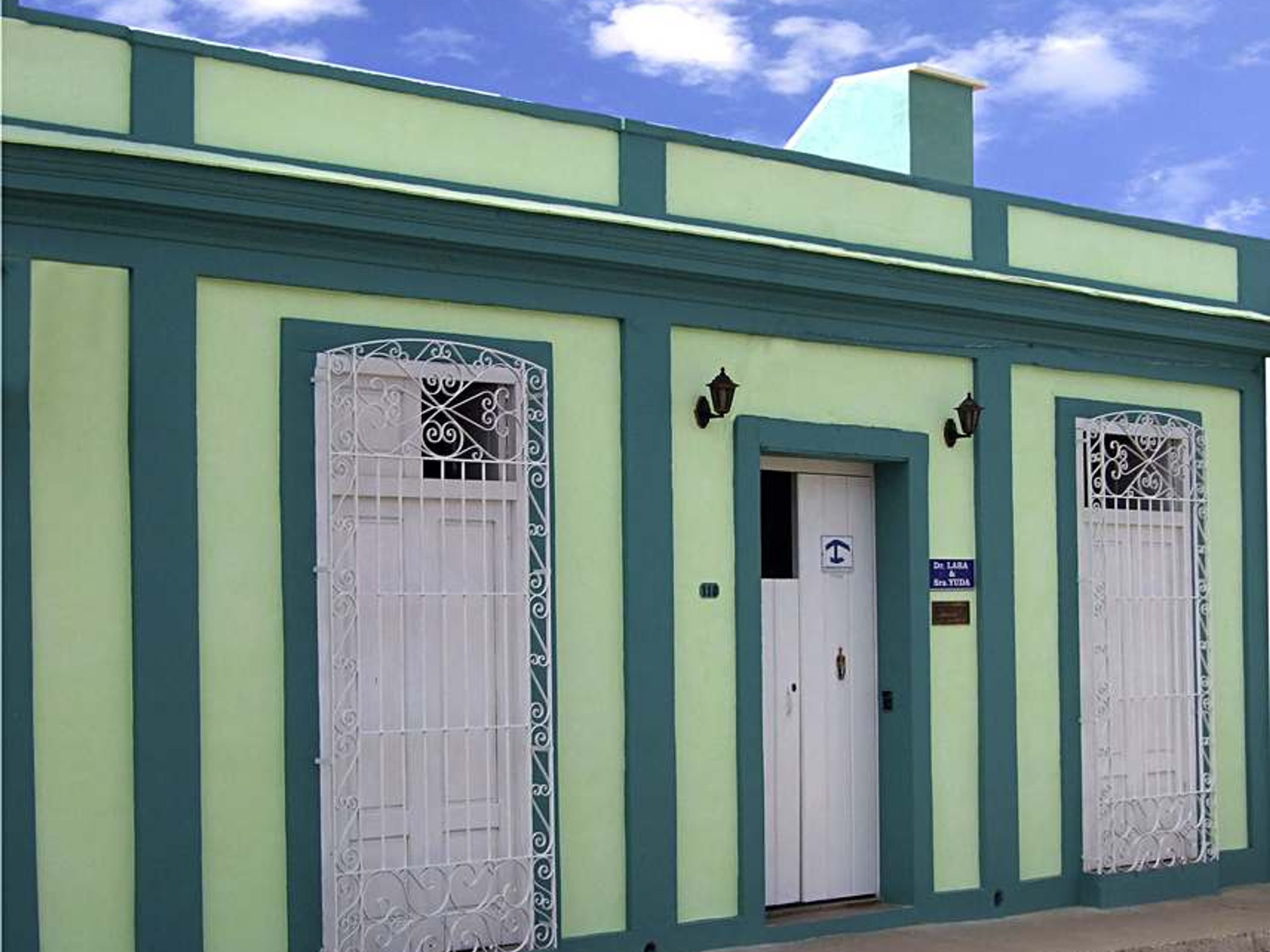 Hostal Dr. Lara y Sra. Yuda, CAMILO CIENFUEGOS (Santo Domingo), No. 118 - House's panoramic view