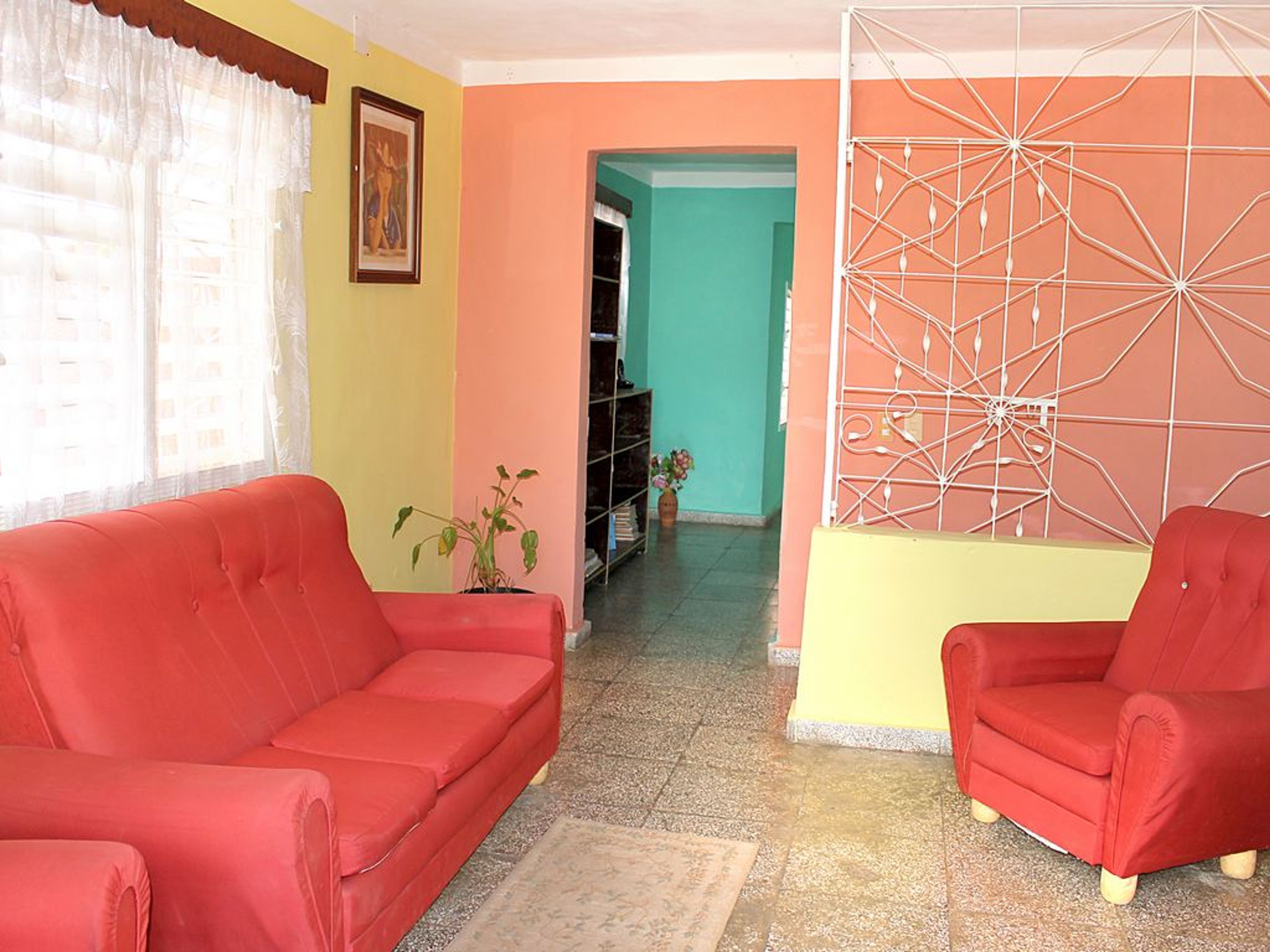 Casa Ángela y Sergio, JULIO ANTONIO MELLA (Las Guásimas), No. 201House's living room