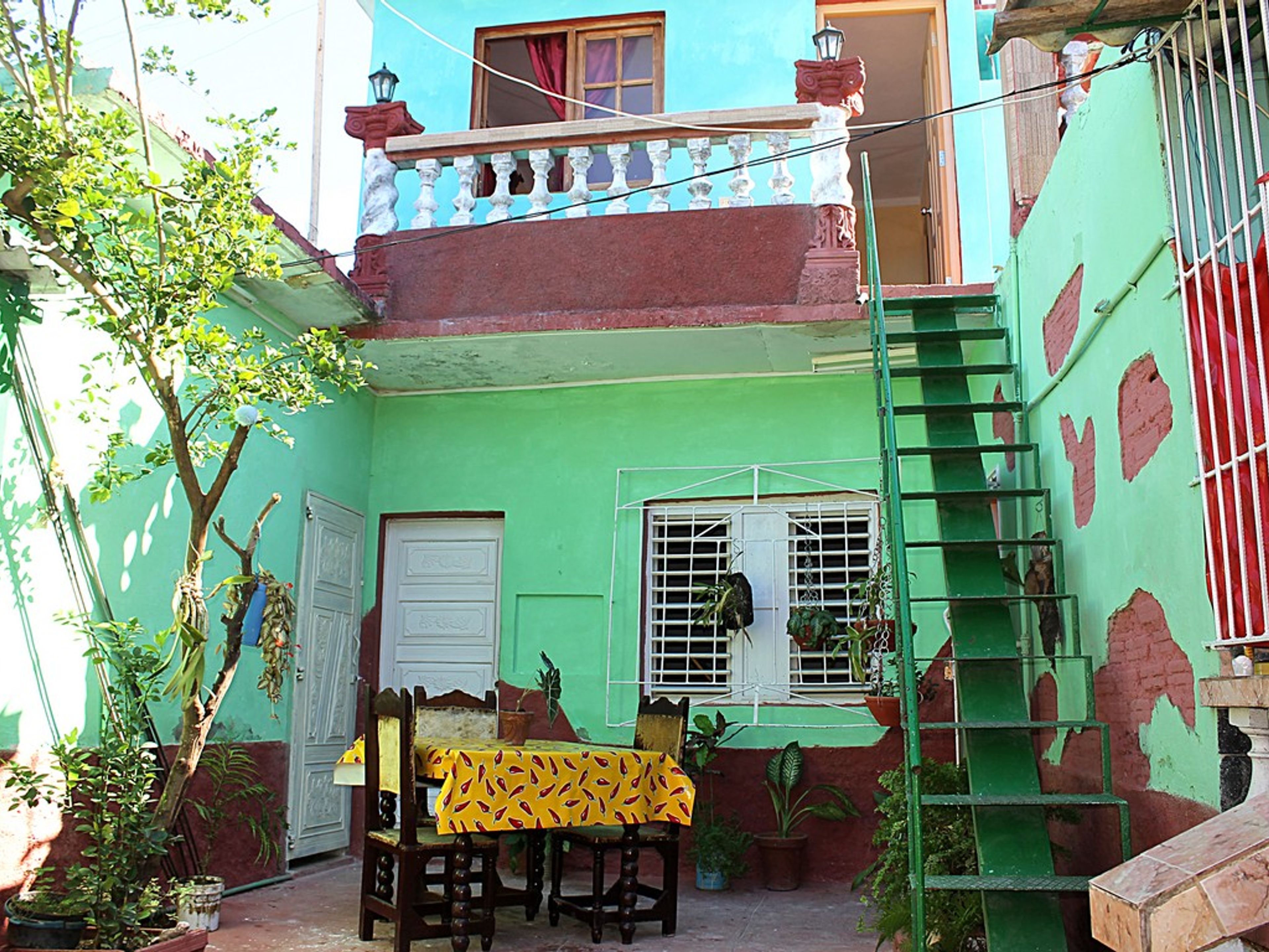 Hostal Vaneza, SANTIAGO ESCOBAR (Callejón del Olvido), No.9Room's access