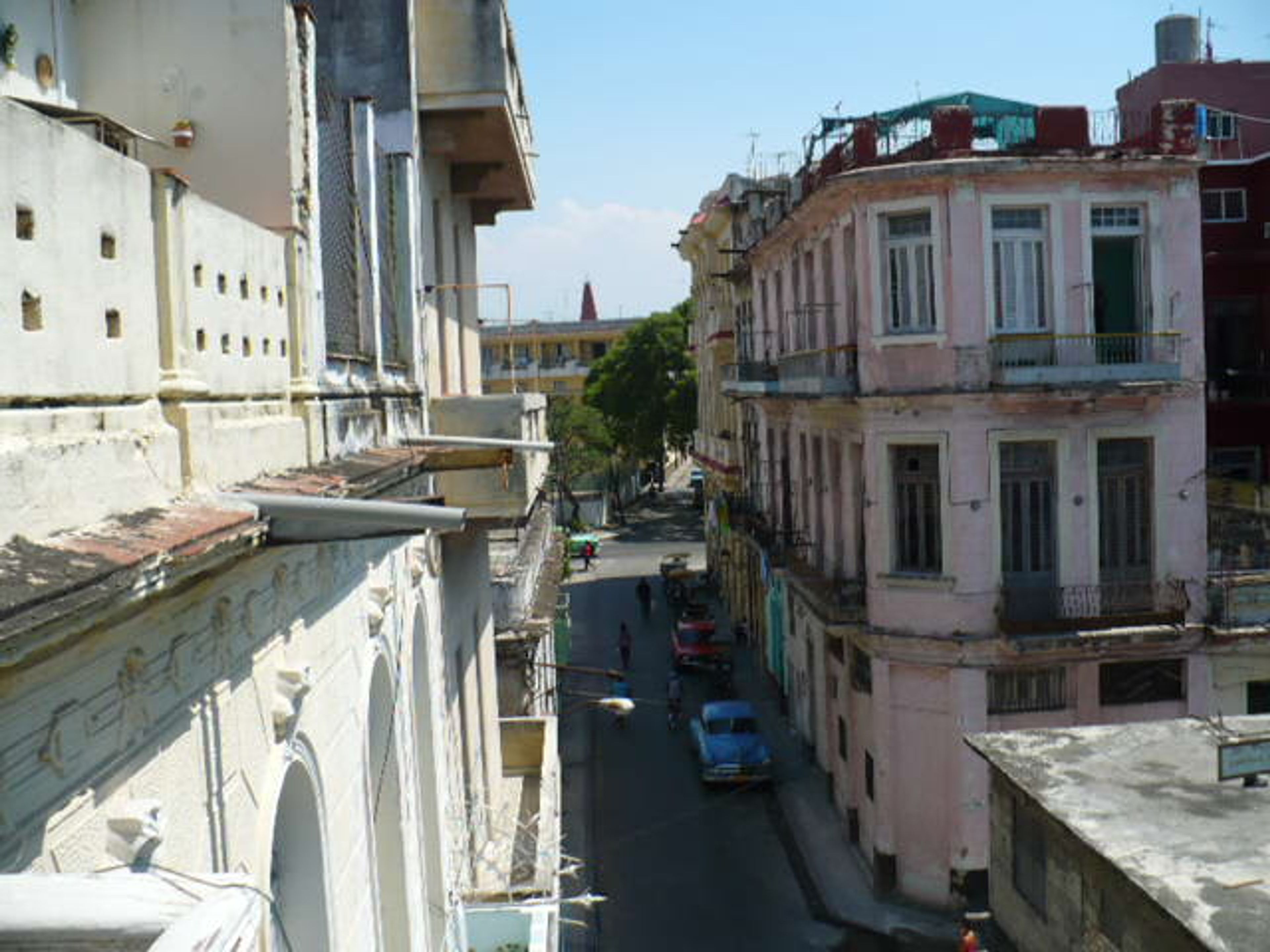 Дом Mary Carmen, LEALTAD, No. 415 - Old Havana view from the Apartment's balcony