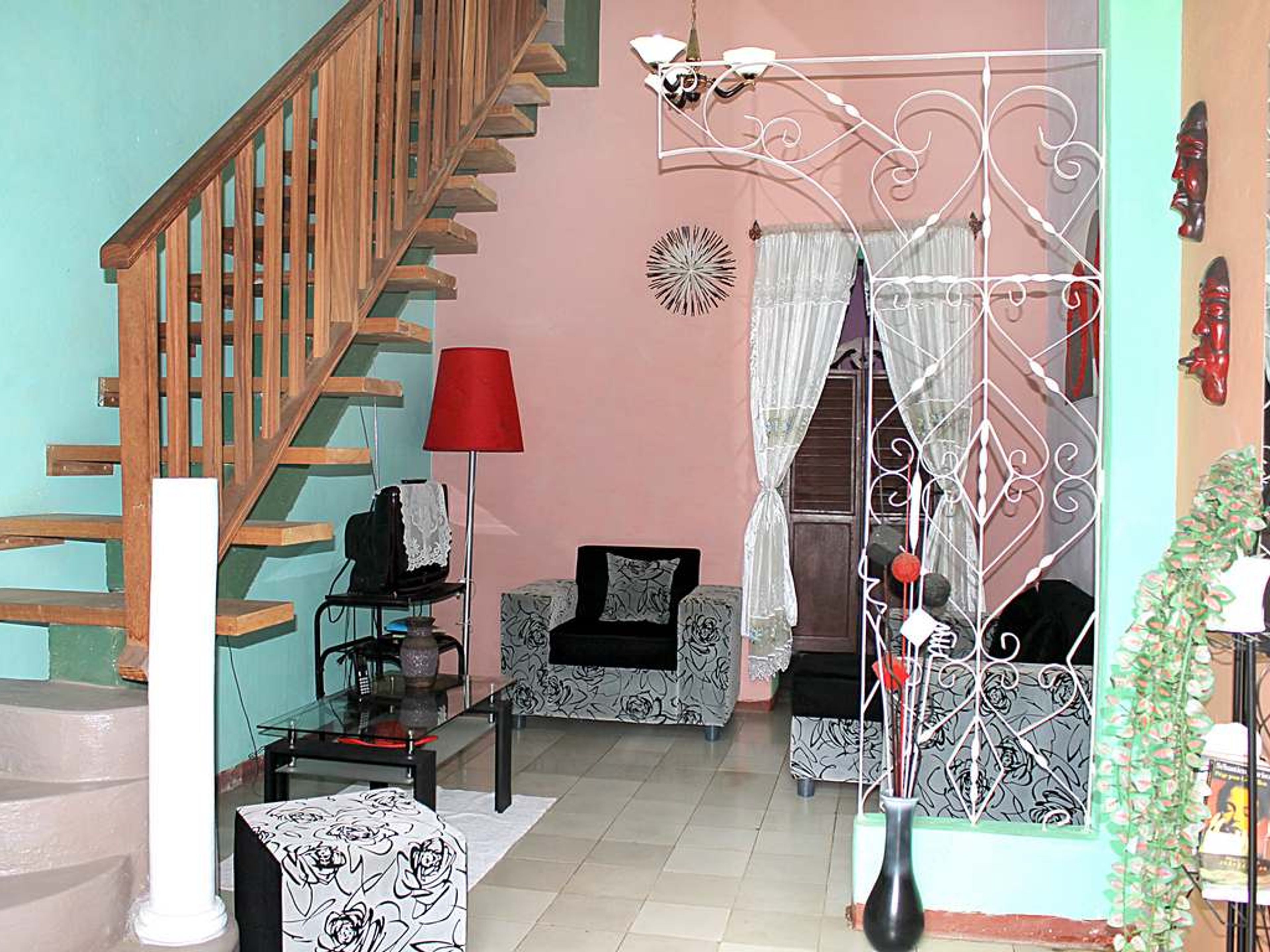 Hostal Mar y Tierra, CAMILO CIENFUEGOS (Santo Domingo), No. 169House's living room
