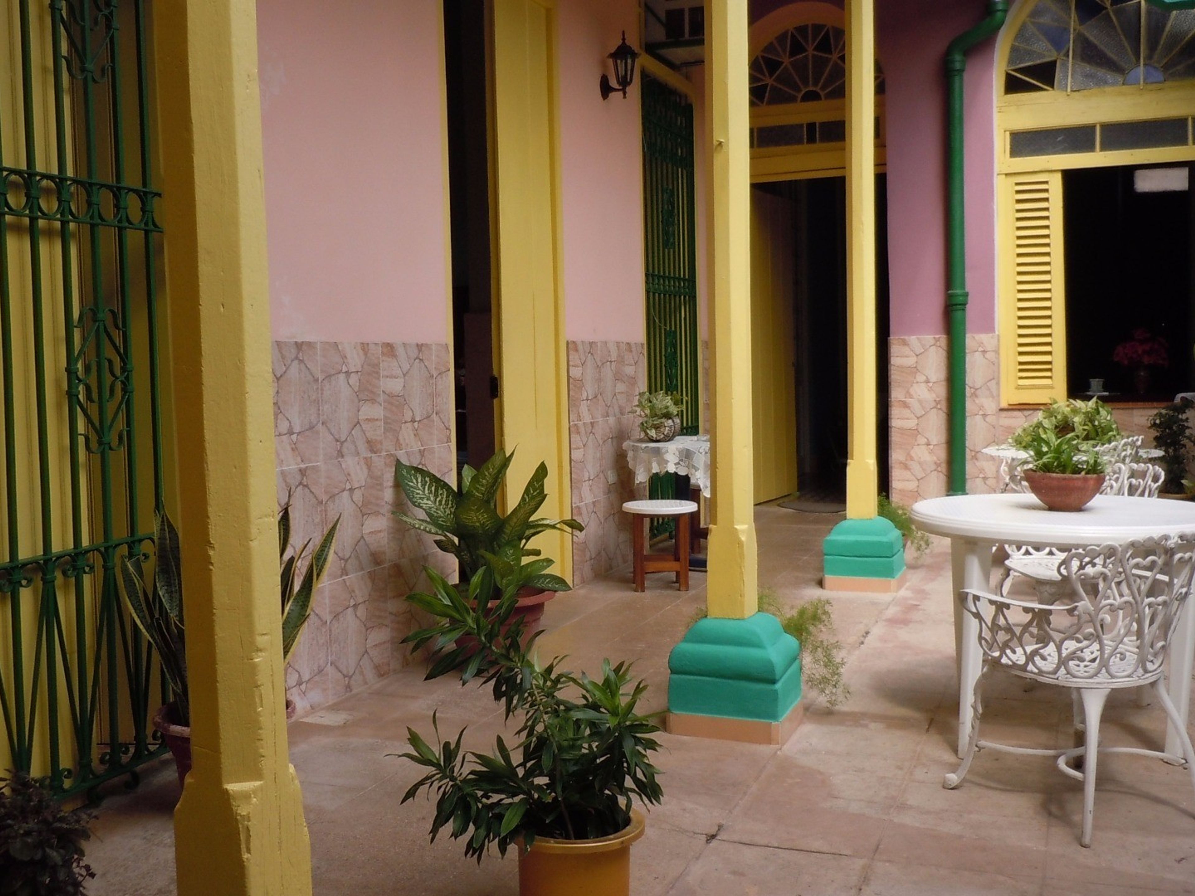 Hostal Río, RÍO, No. 29018 - Inside patio view