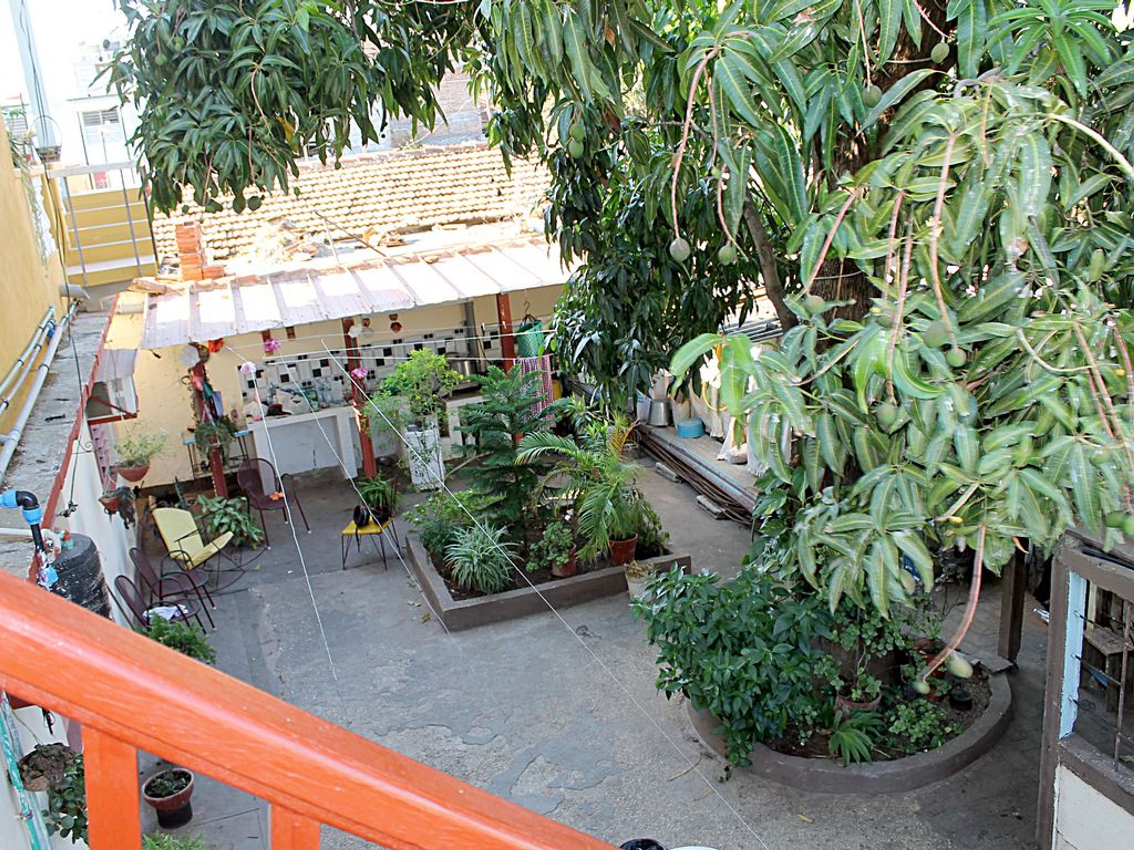 La Maison Mainegra, MANUEL FAJARDO (Callejón de San Miguel ), No.105House's patio view