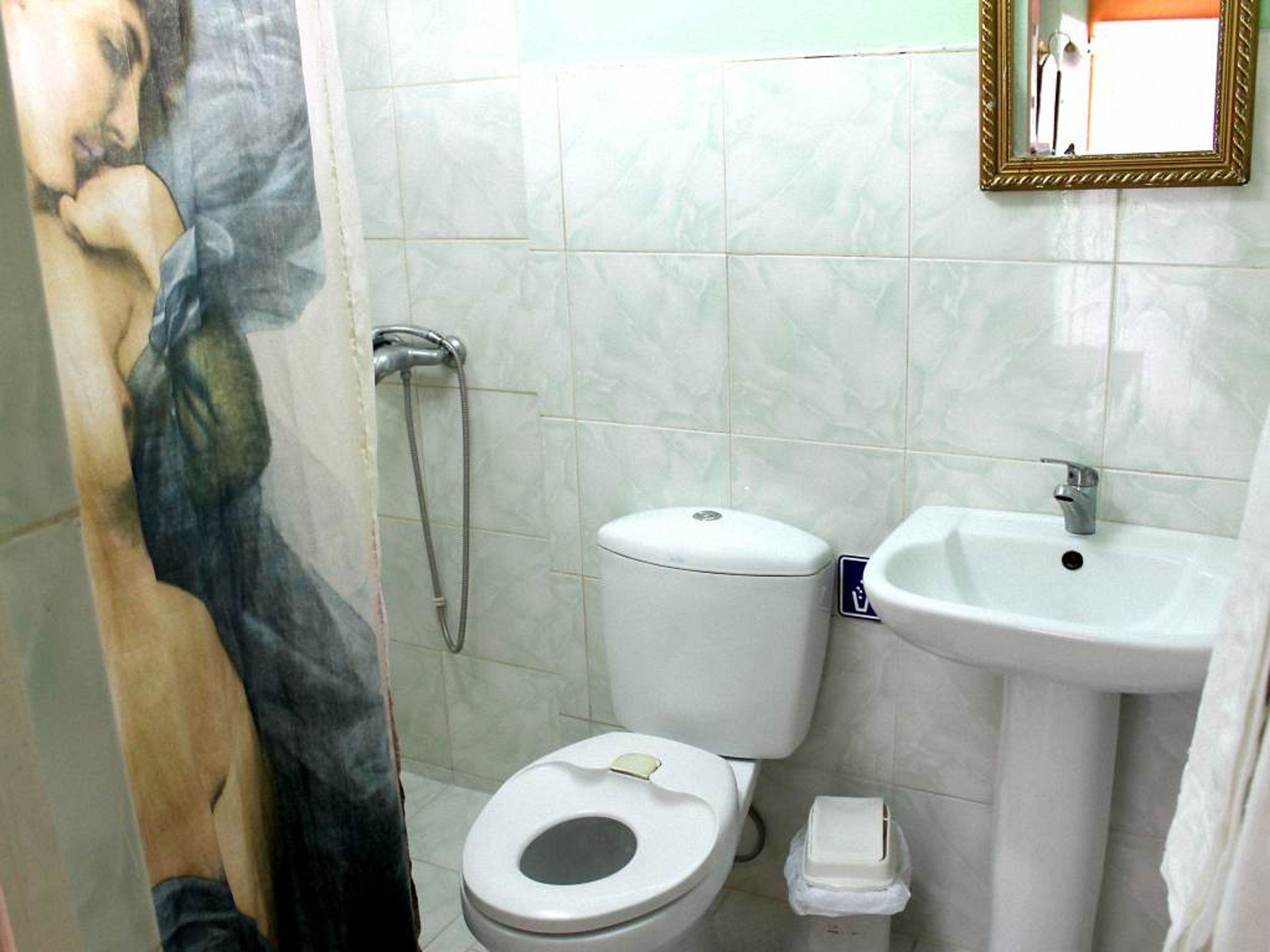 Hostal Casa La Torres Padrón, FRANK PAÍS (Del Carmen), No. 477 - Bathroom's view