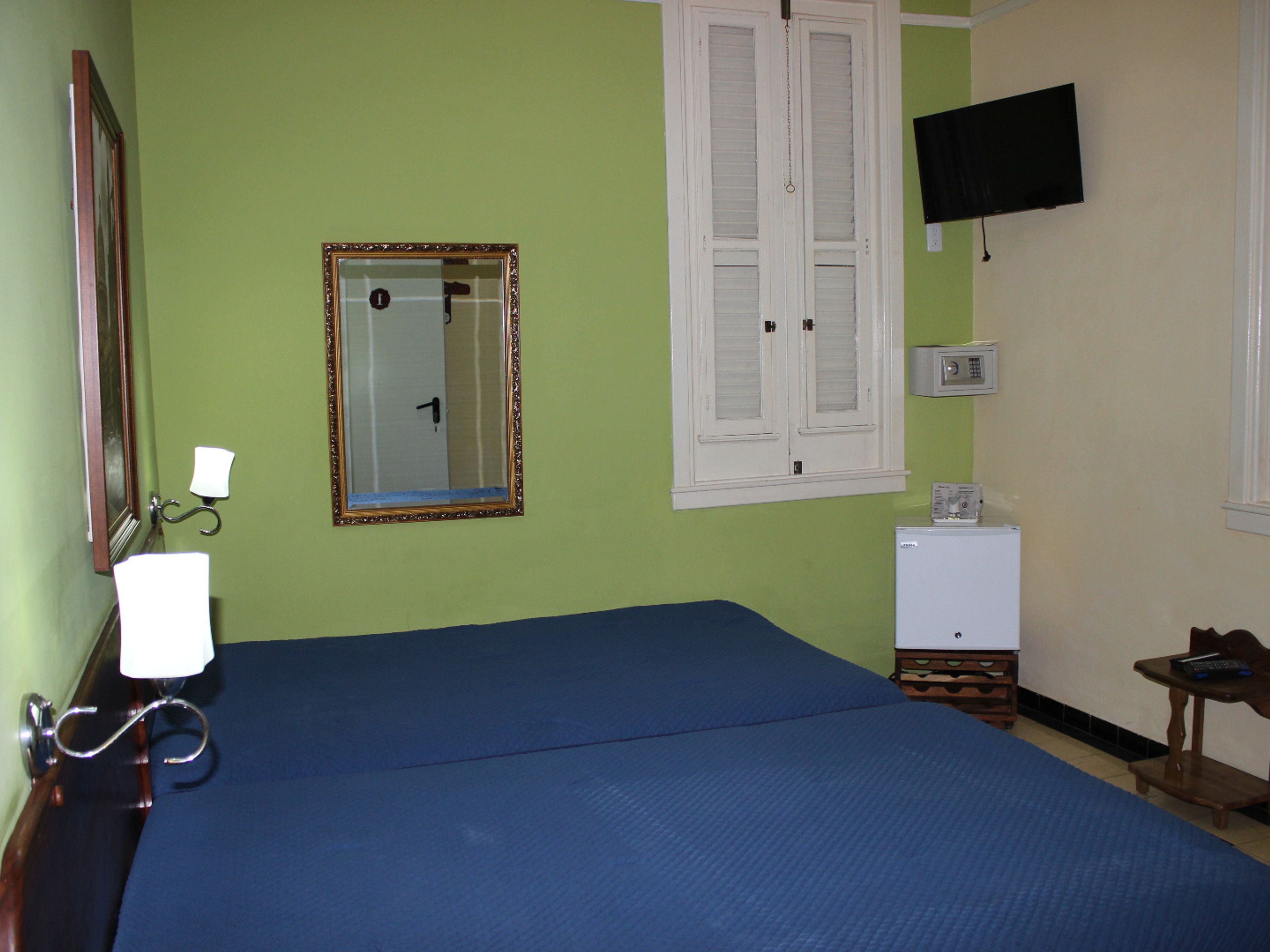 Hostal D´Osbe, HABANA No. 310Bedroom 1 with private bathroom