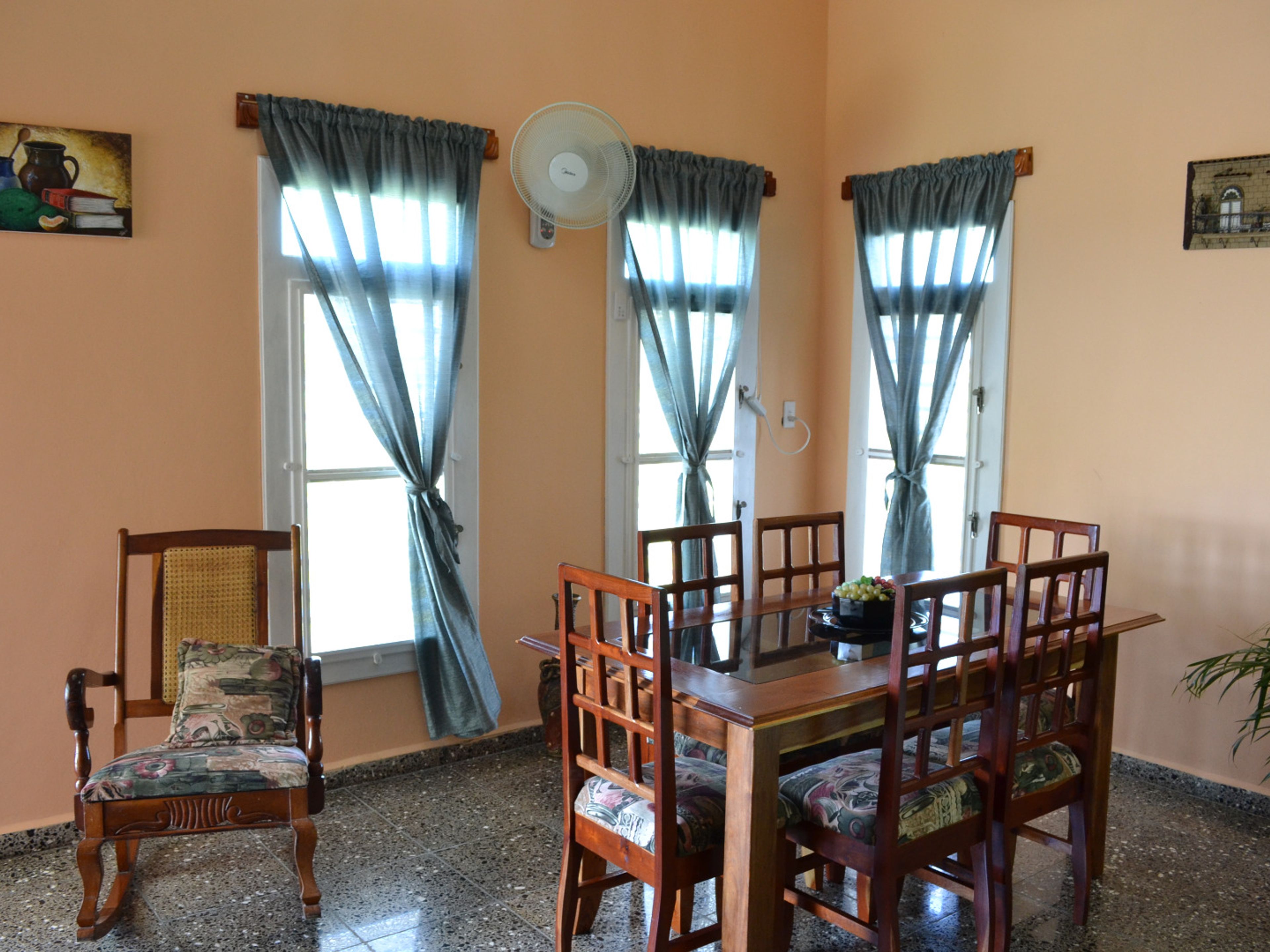 Casa Tony´s B&B, PLAYA GIRÓNHouse's dinning room