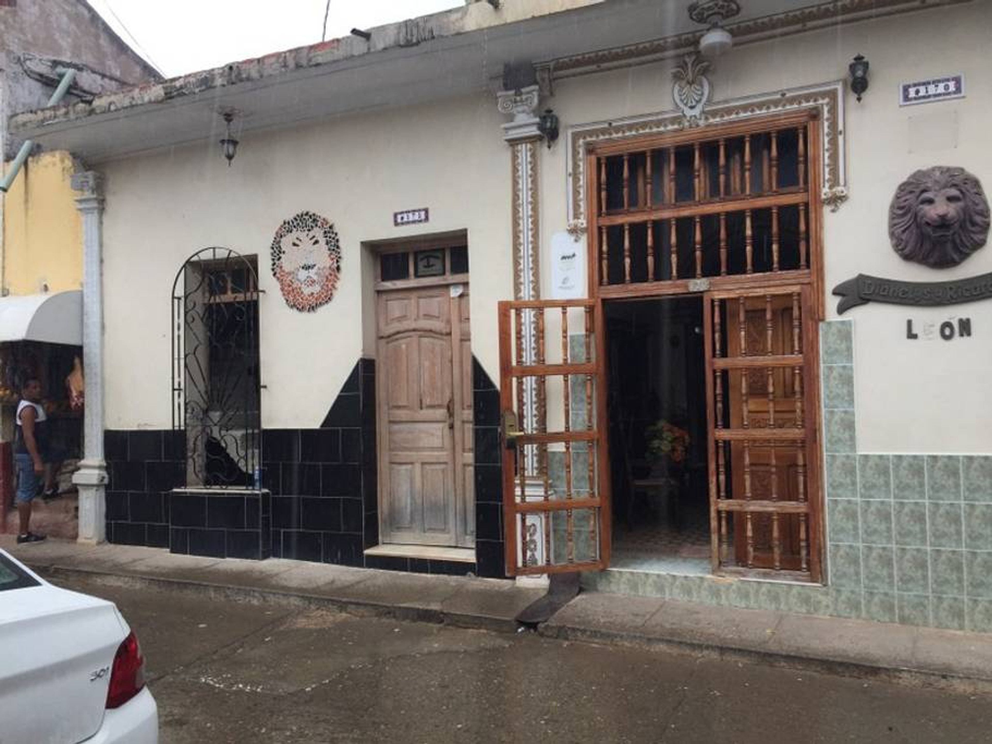 Hostal Don Pancho León, FRANCISCO JAVIER ZERQUERA, No. 172