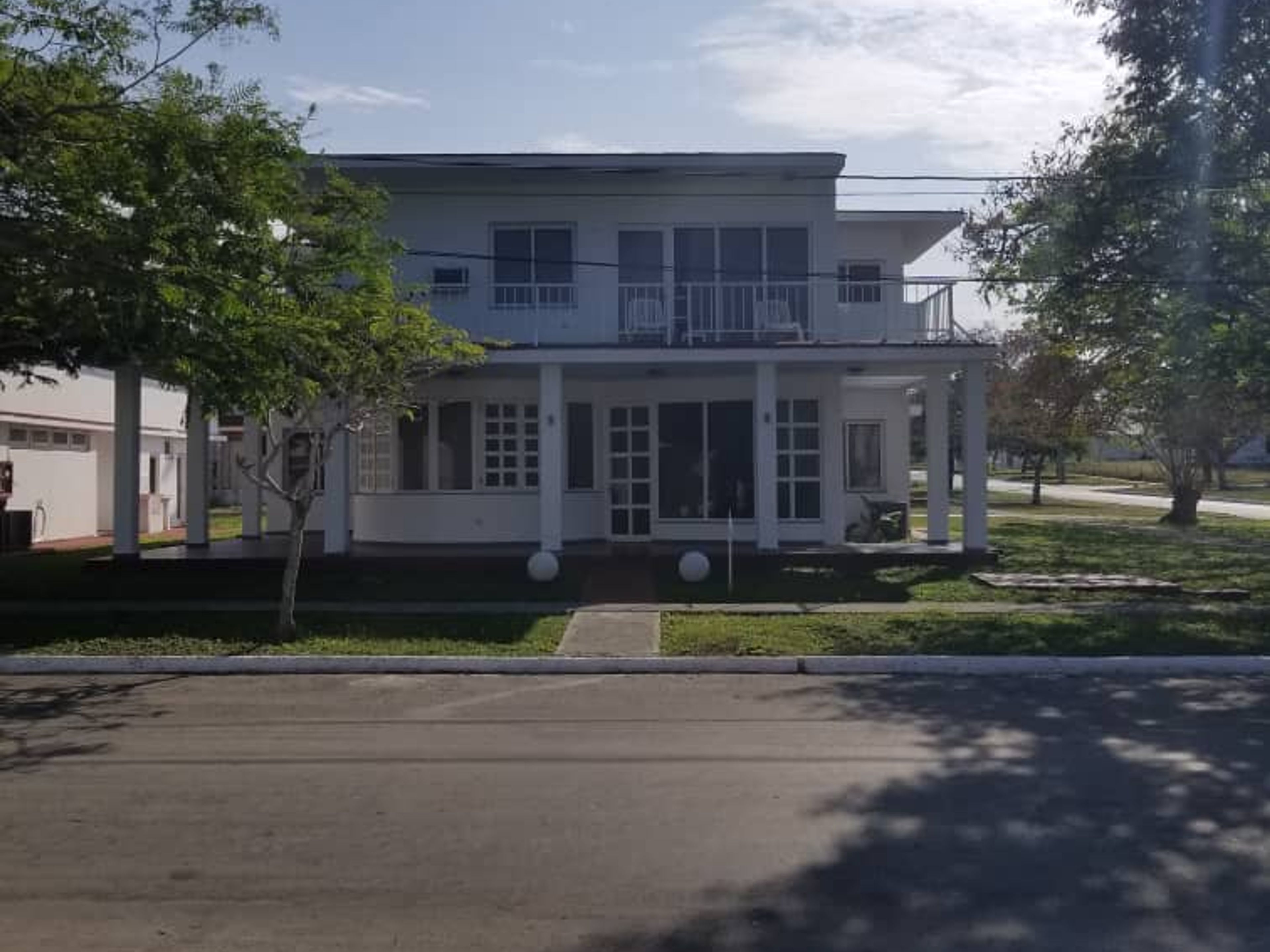 Villa Tropical, TARARÁ, No. 600