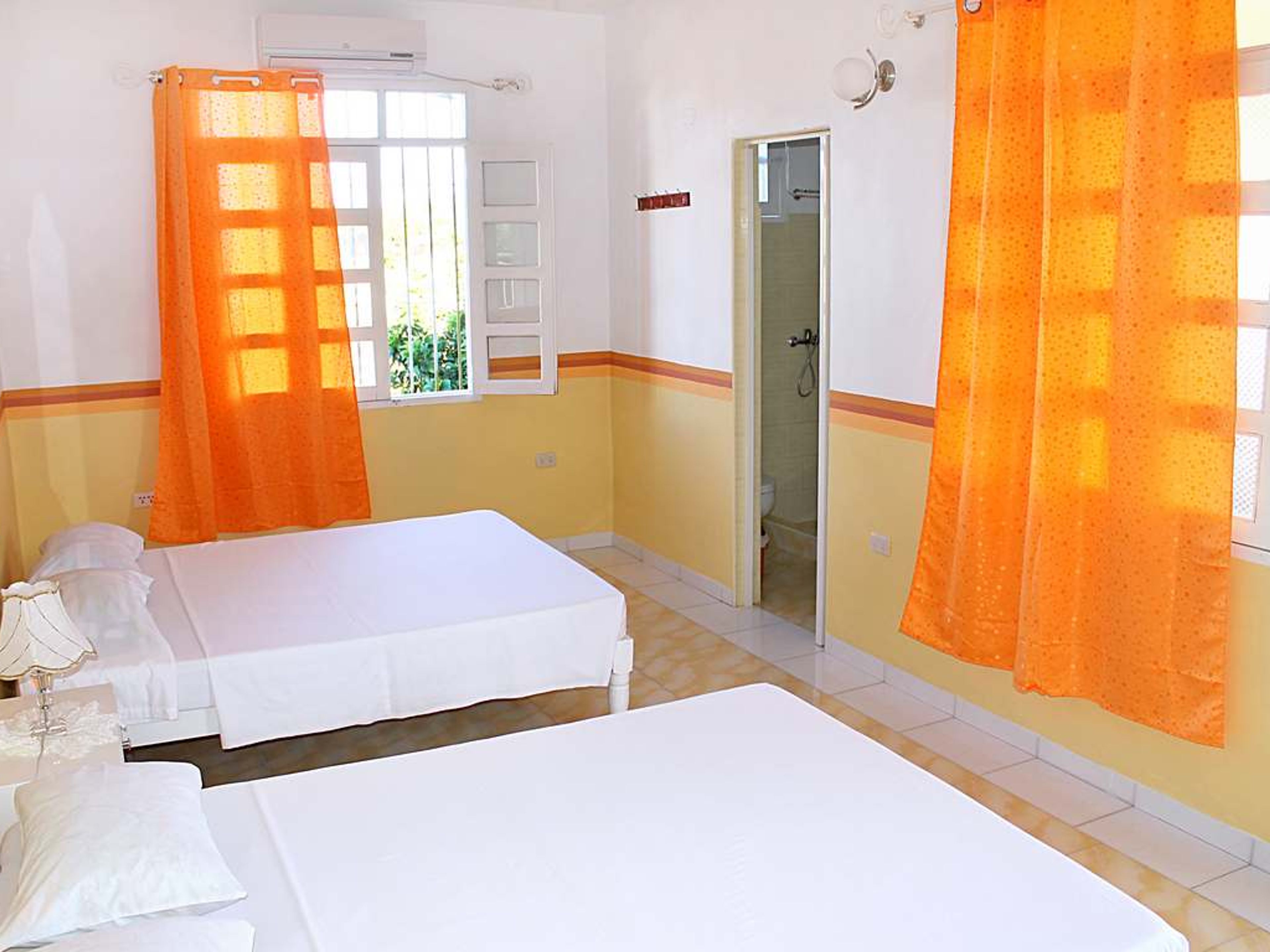 Casa Yaneisy, REAL DEL JIGÜE (Rubén Martínez Villena) No. 91-AStandard room 2