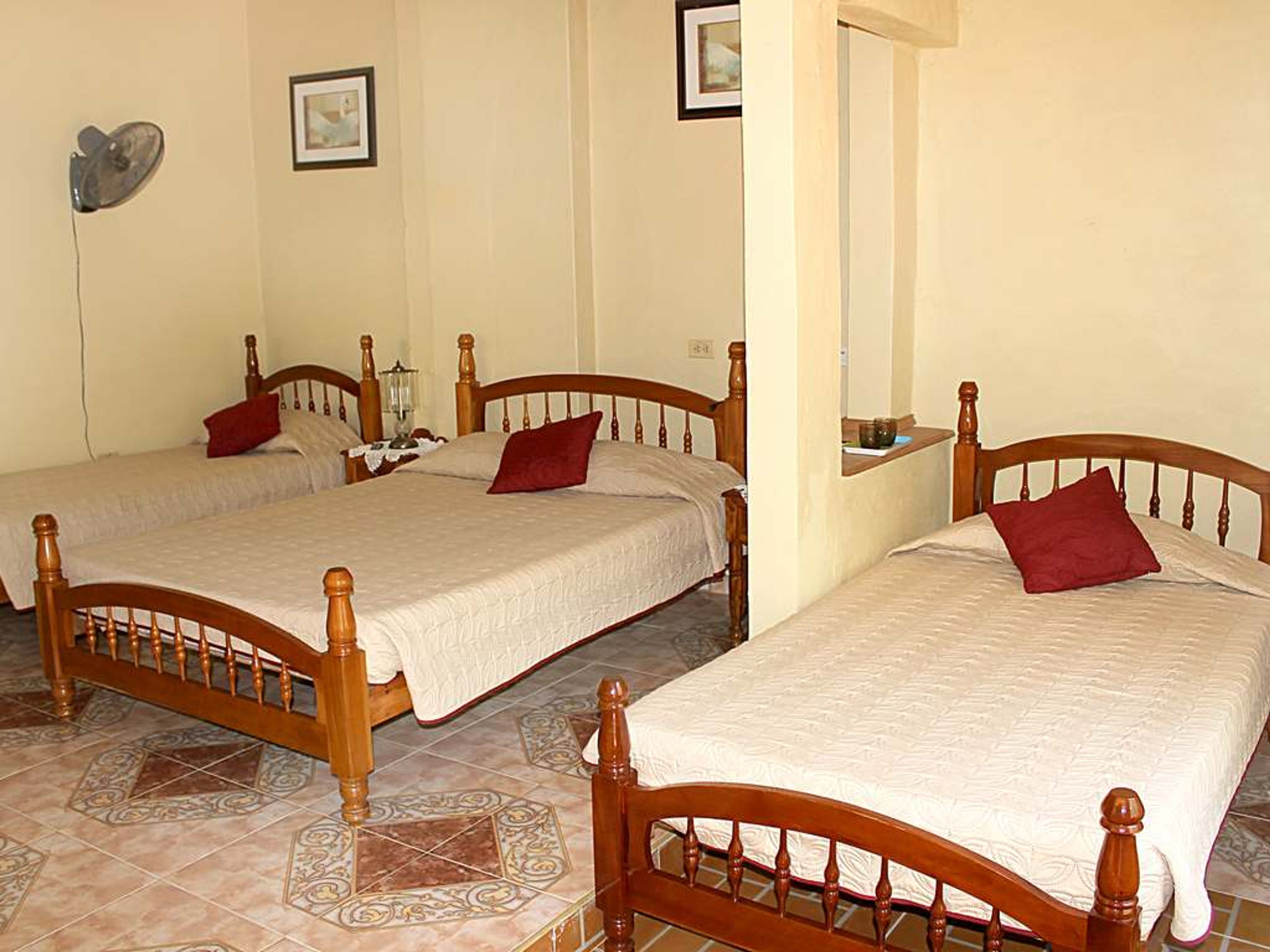 Casa Yaneisy, REAL DEL JIGÜE (Rubén Martínez Villena) No. 91-AStandard room 1