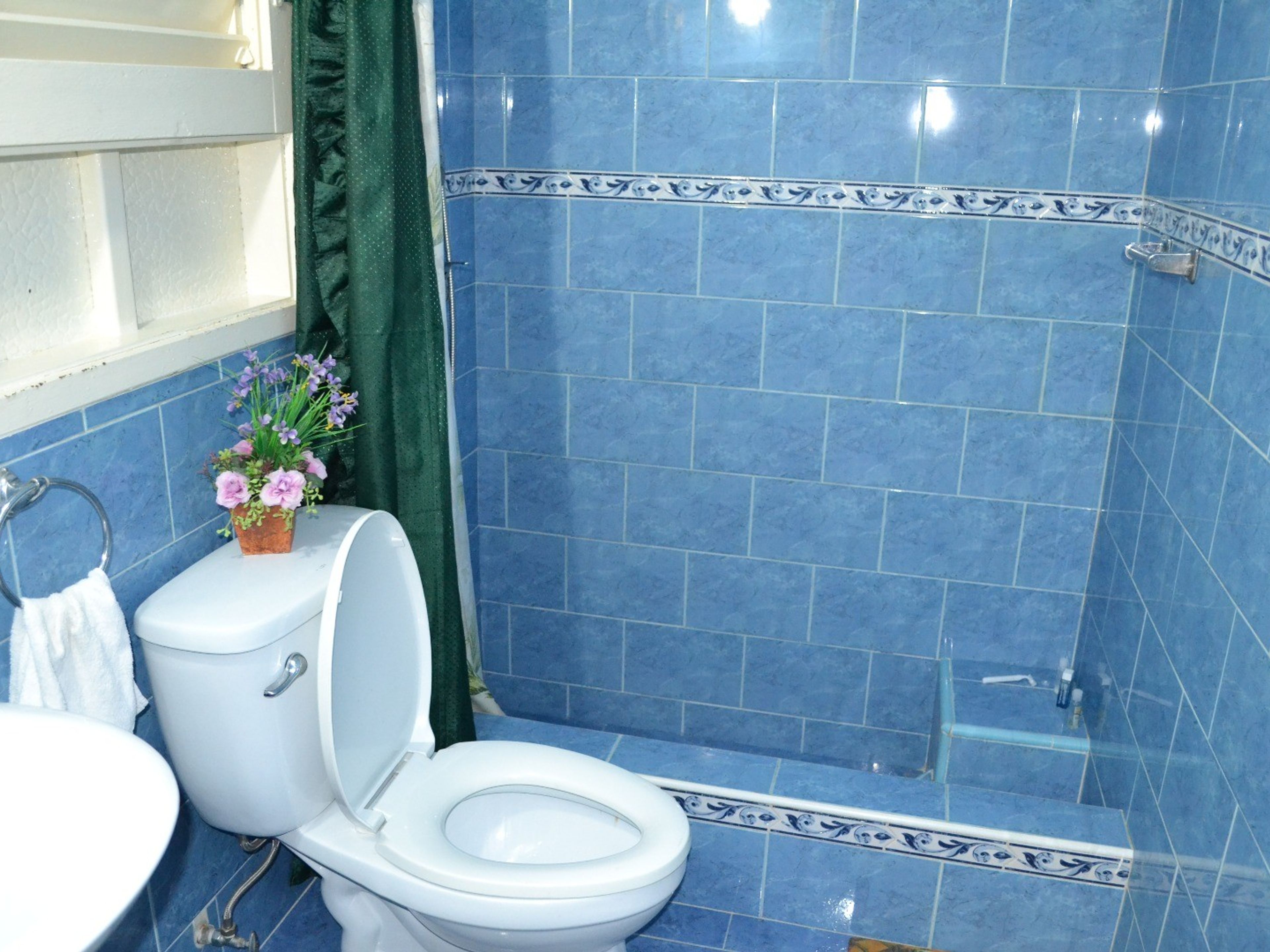 Дом Mode y Claudia, CALLE F, No. 24Bathroom view