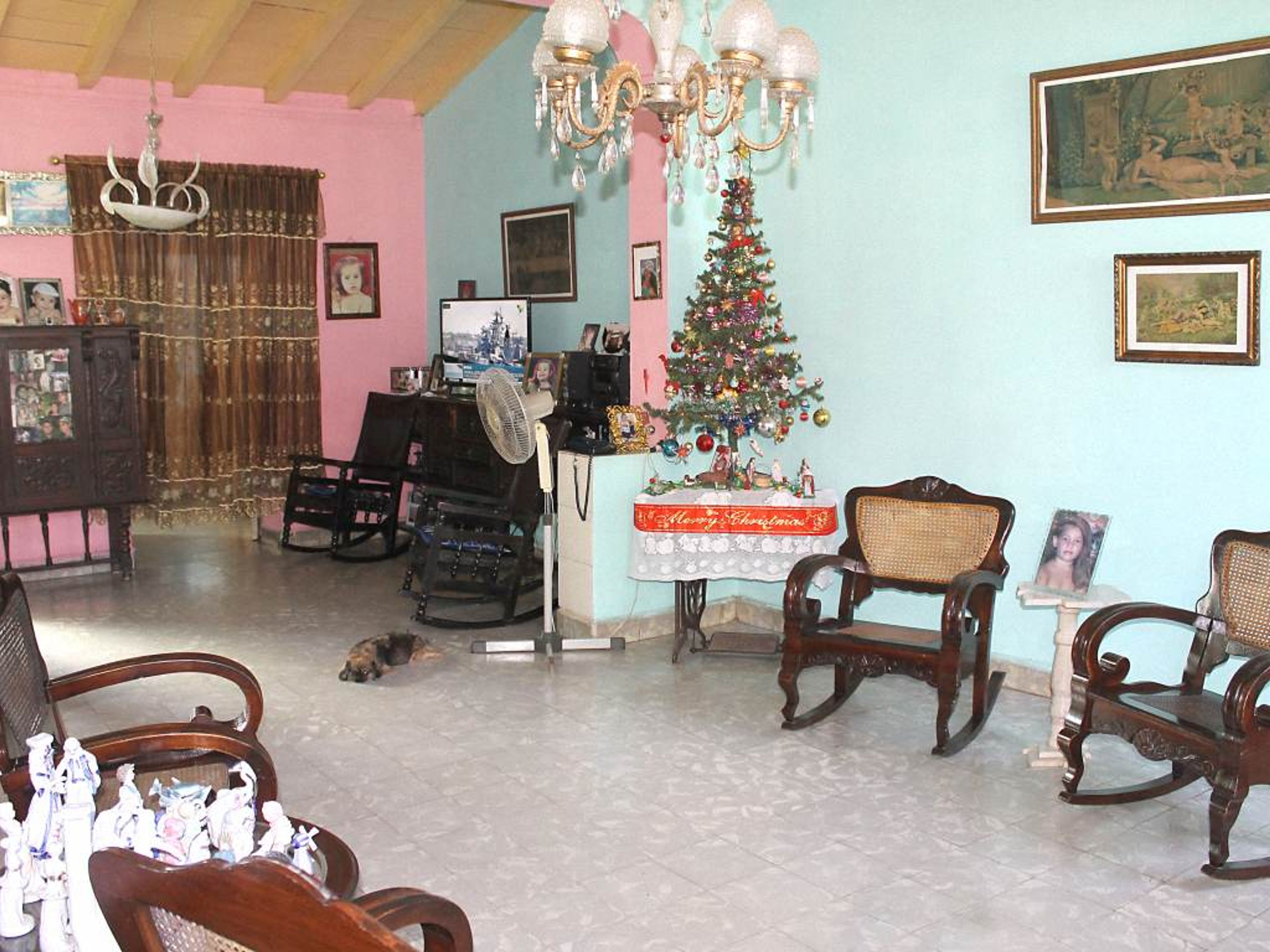 Hostal Marilyn y Mandy, CAMILO CIENFUEGOS (Santo Domingo), No. 352House's living room