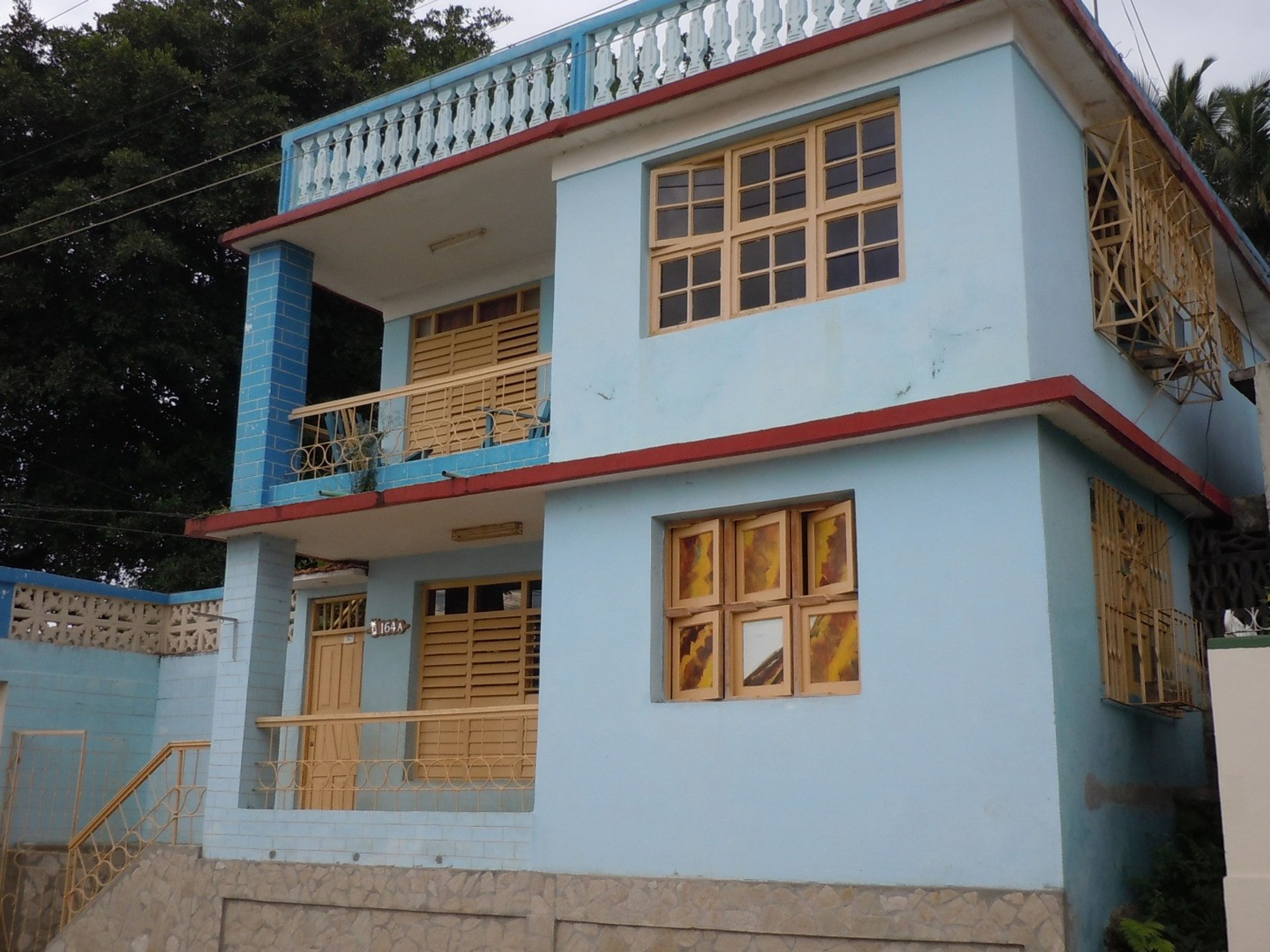Casa Ysabel, CALIXTO GARCIA, No. 164-A