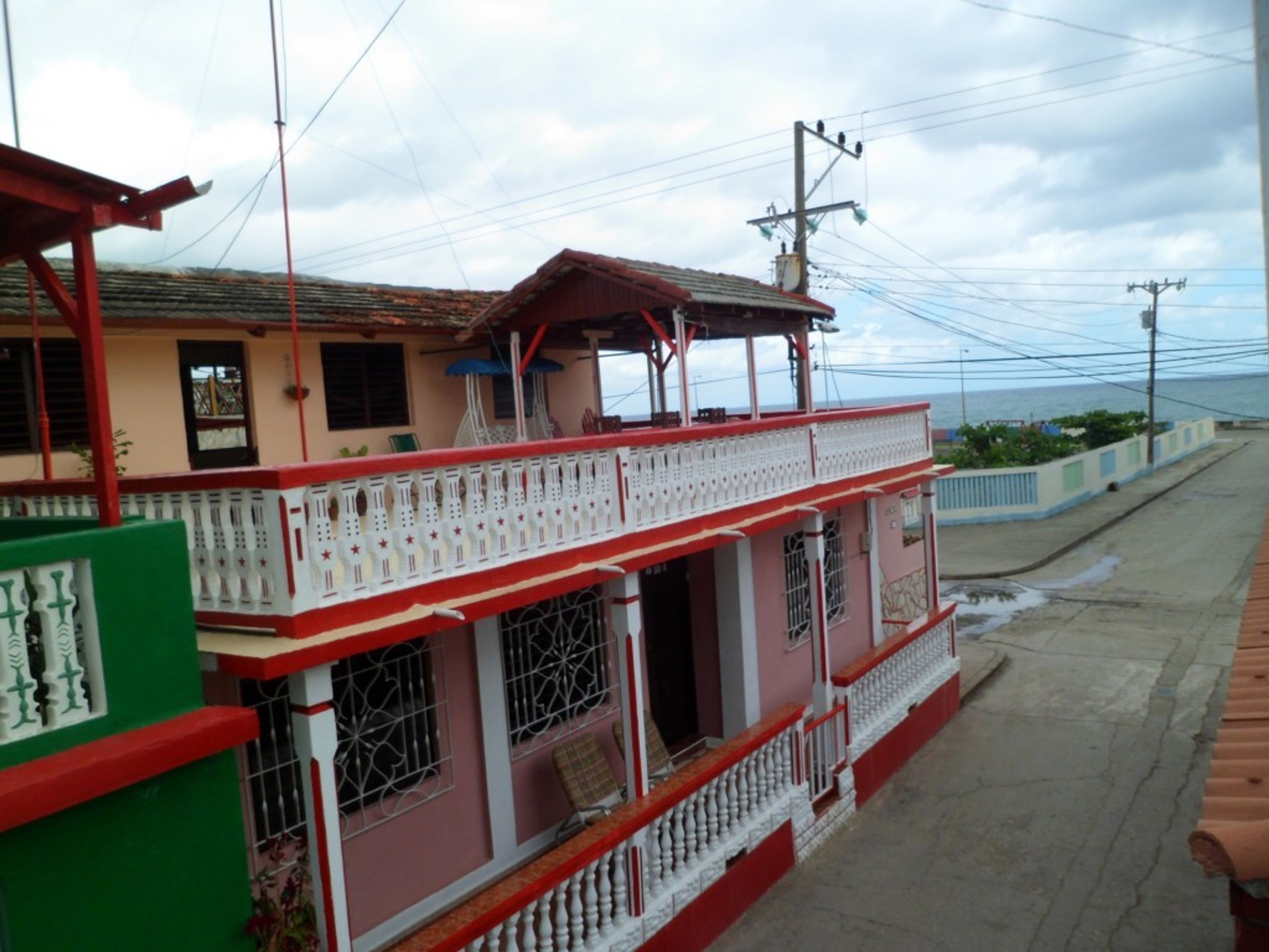 Casa Yamile, FRANK PAÍS, No. 6