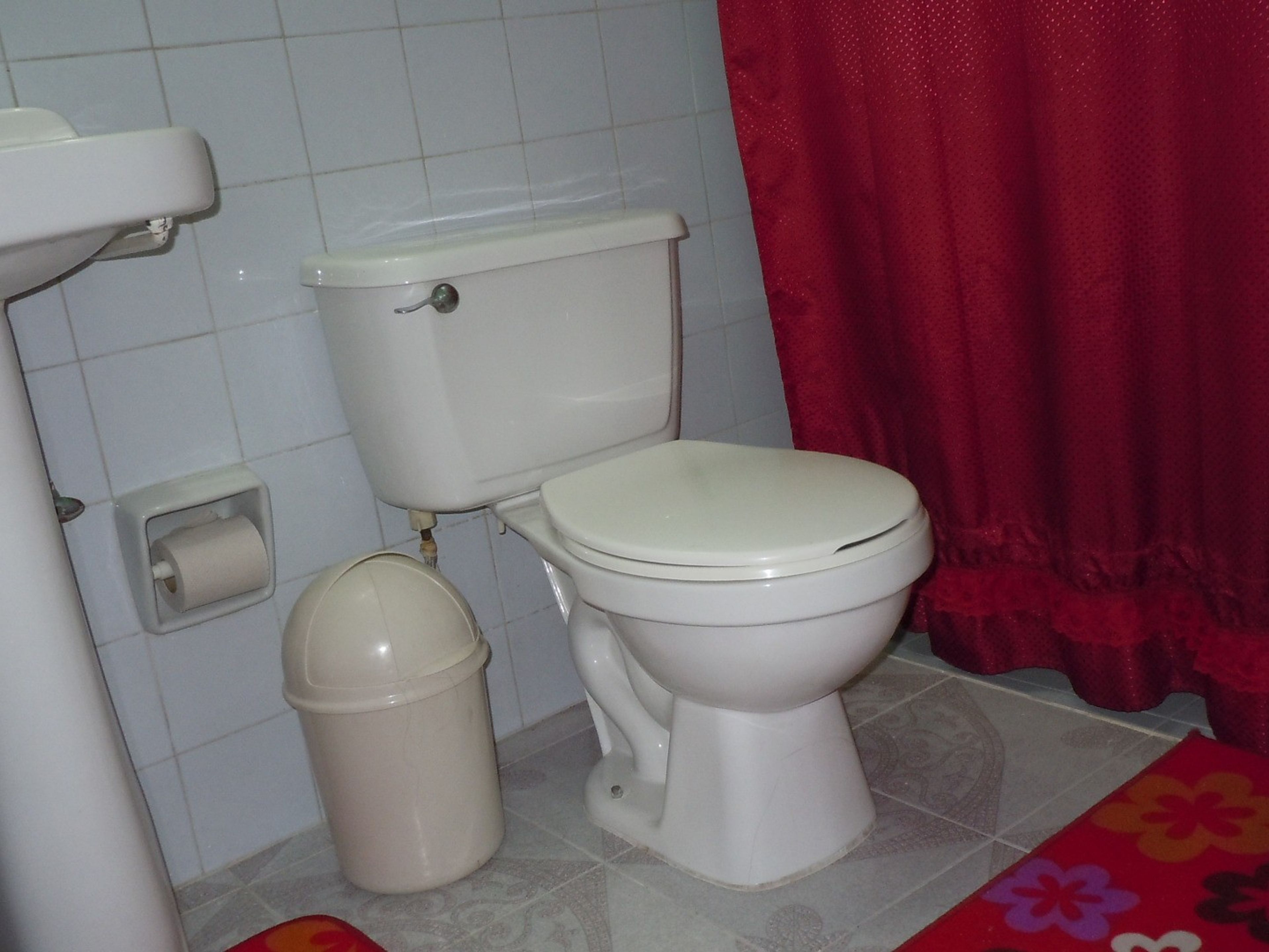 Casa Celeste (Blanca y Roja), CALLE 1ra, No. 53Bathroom view