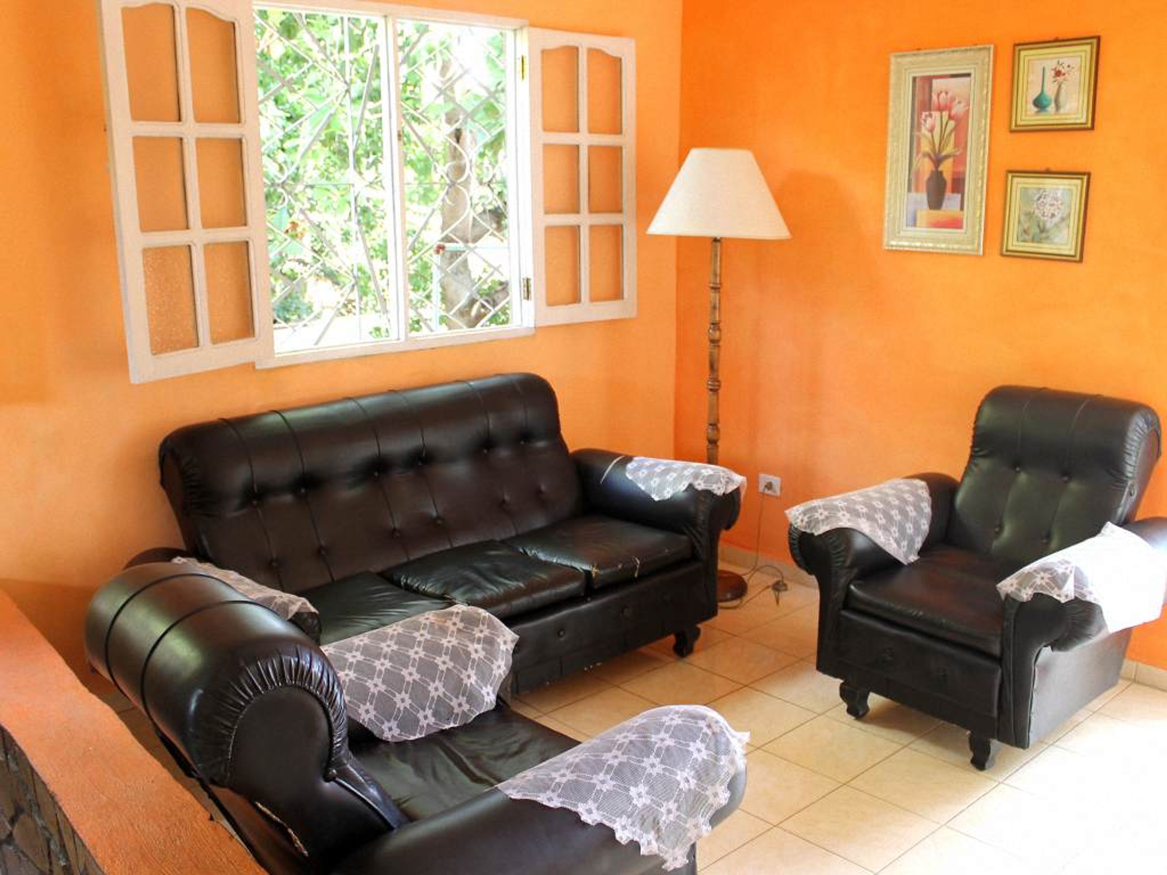Hostal Casa El Ceramista, PEDRO ZERQUERA (Aguacate), No. 173House's living room