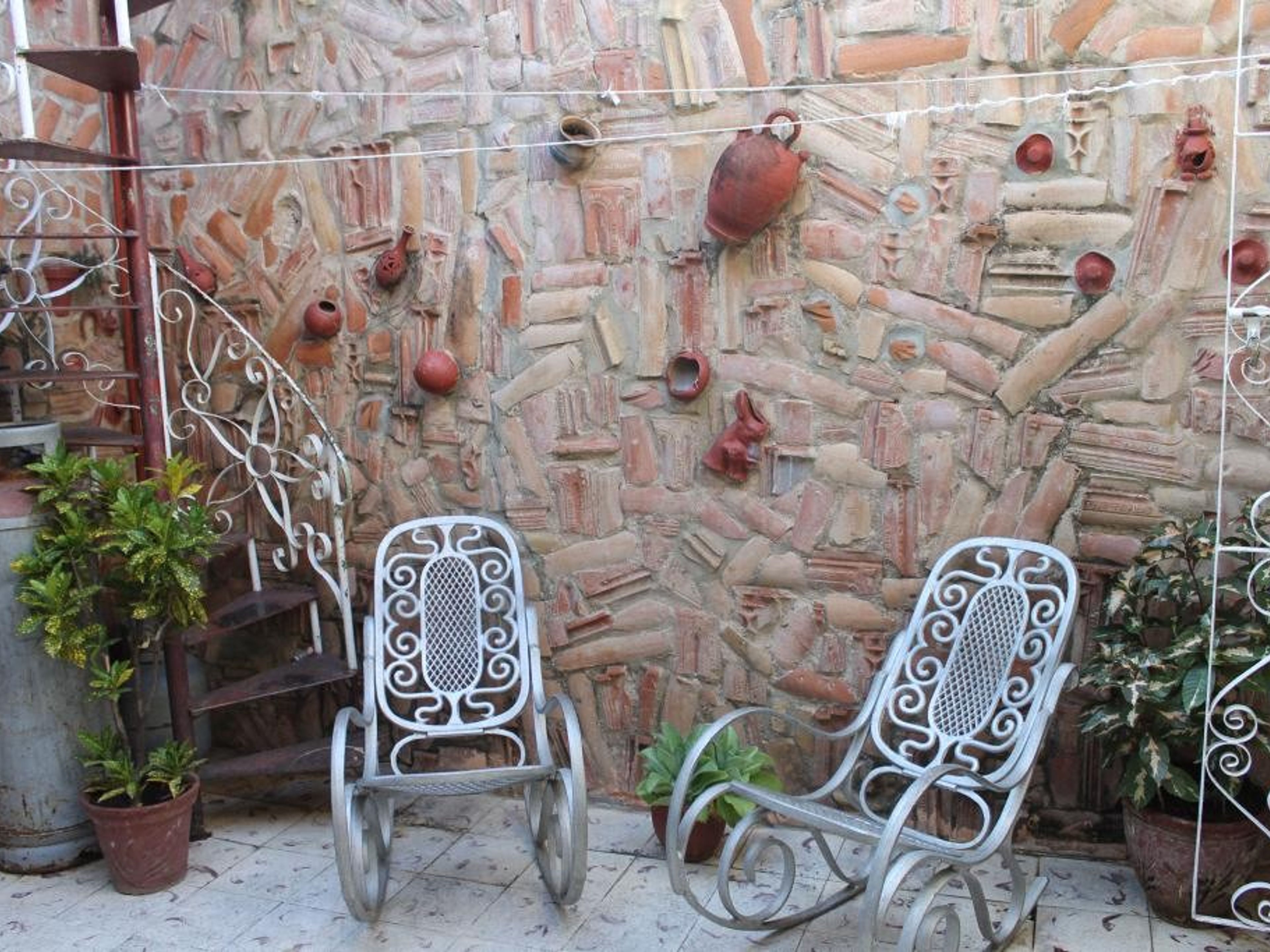 Hostal Don Vivas, FRANK PAÍS (Del Carmen), No. 373 - Inside patio view