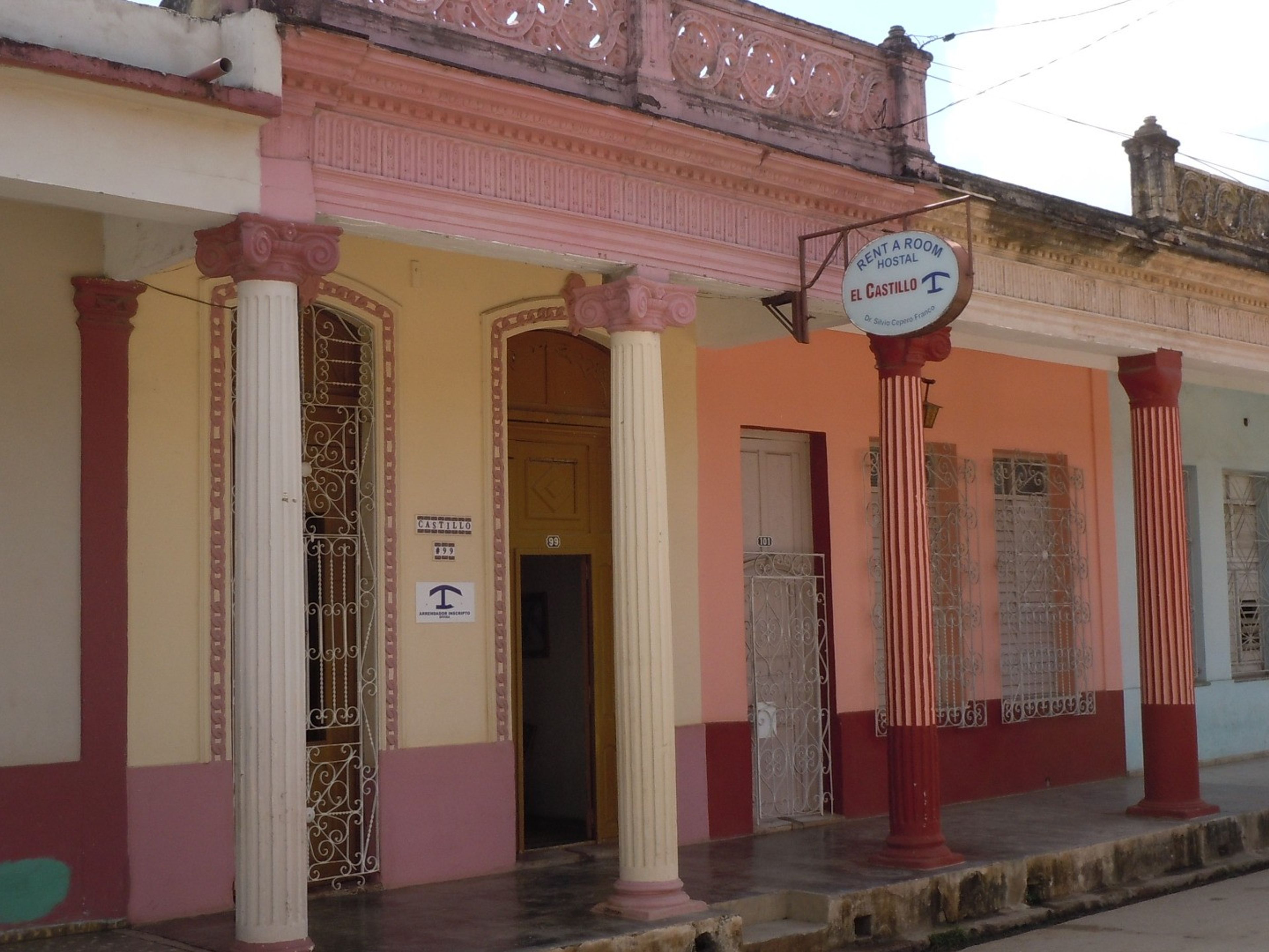 Hostal El Castillo. CASTILLO 99.