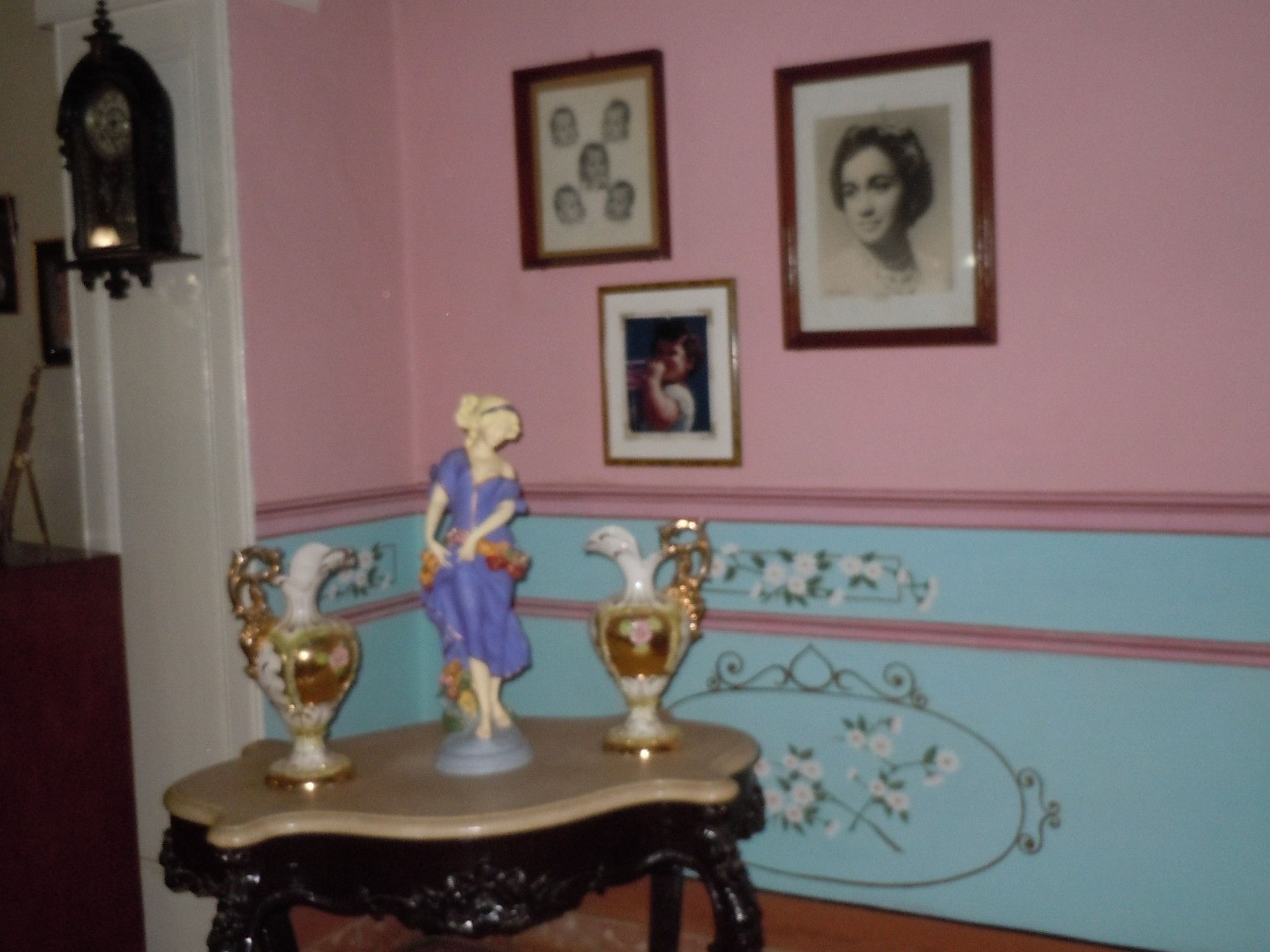 Hostal Sarah Sanjuán, SIMÓN BOLIVAR (Desengaño), No. 266House living room details