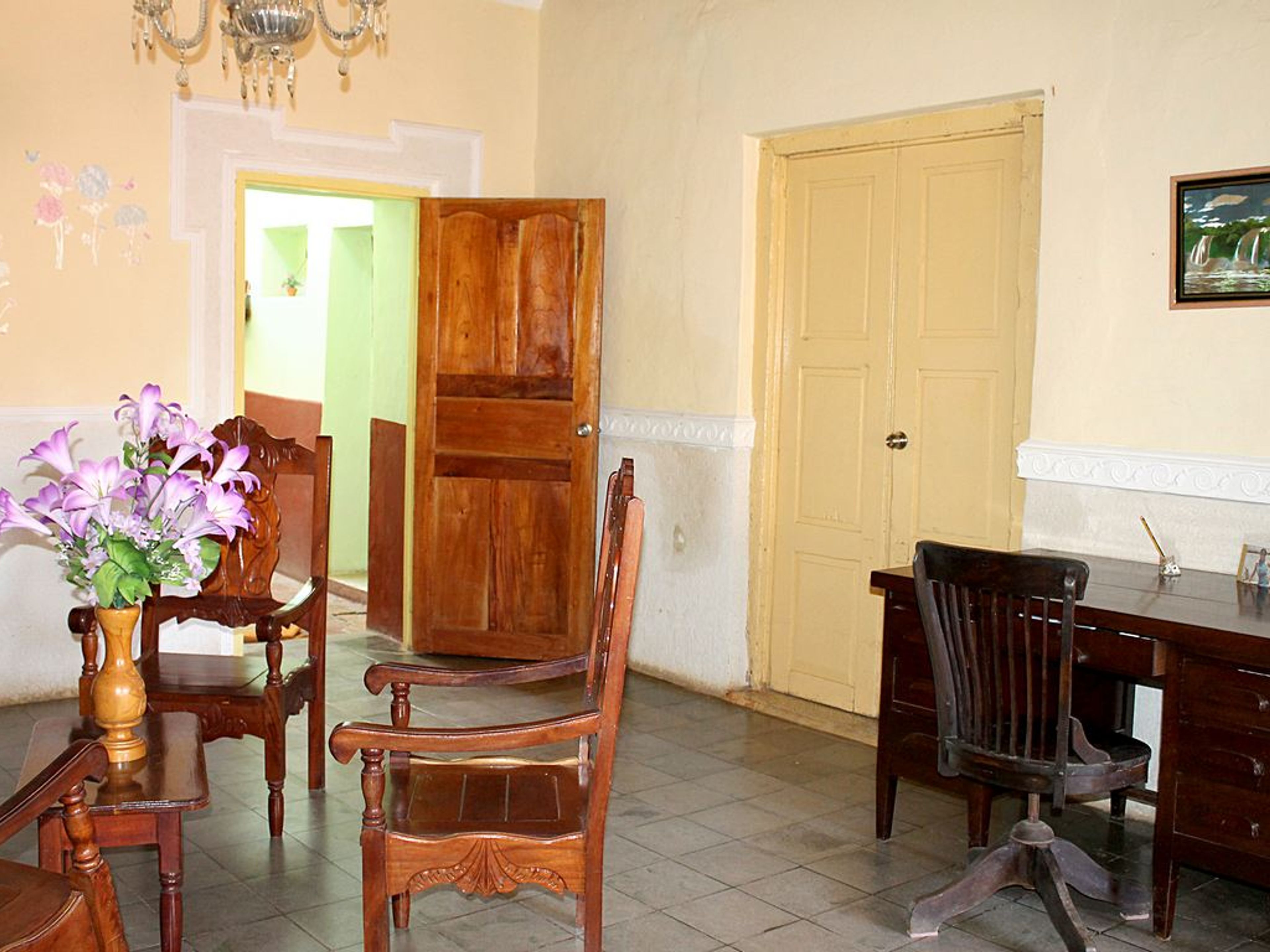 Casa Melian, JESÚS MENÉNDEZ (Alameda), No. 82House's living room
