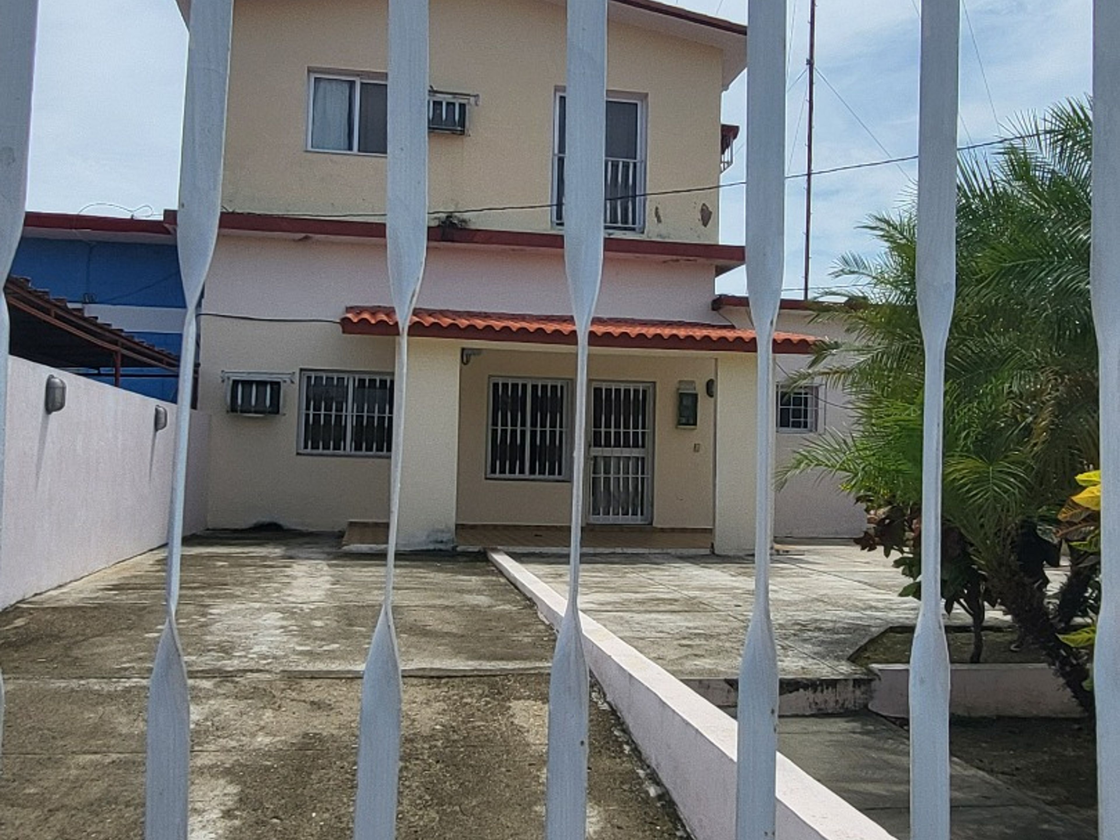 Casa 2102 Club Tropical, Calle 21