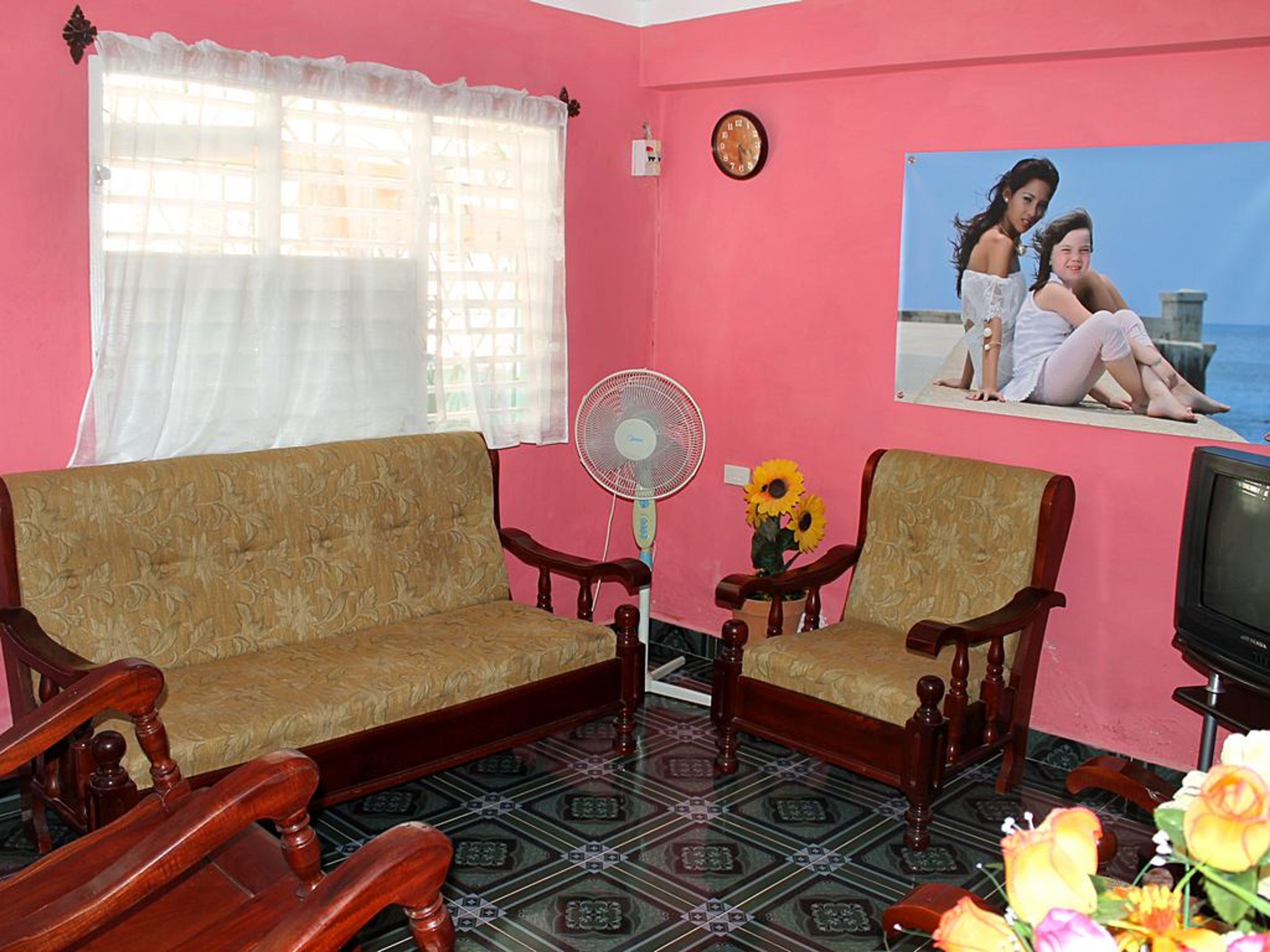 Hostal Minerva, JOSÉ ANTONIO ECHEVARRÍA (Buen Retiro), No. 100House's living room