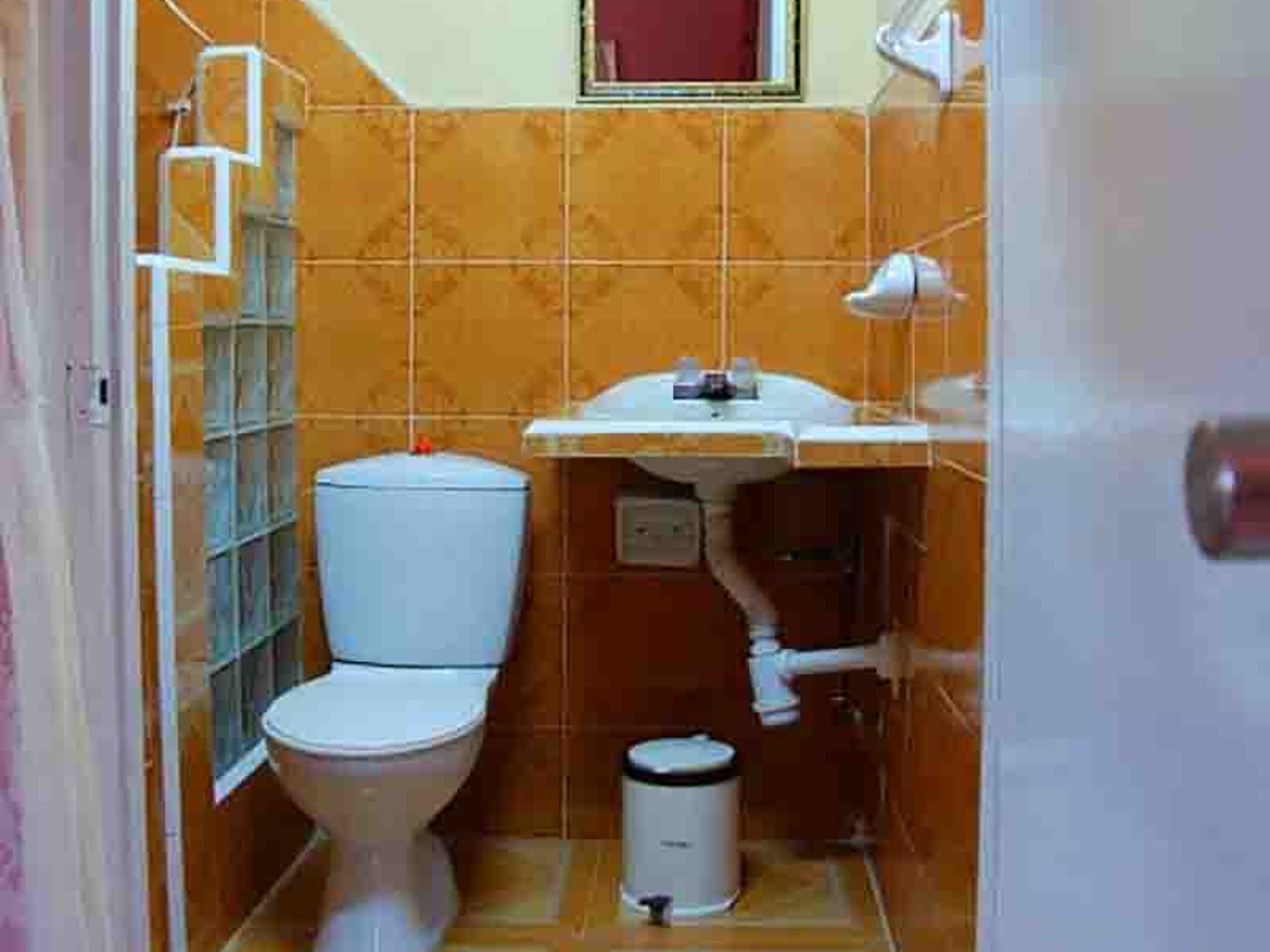 Доm Particular Martica y Papito, JOAQUIN PEREZ, No. 32Bathroom´s view