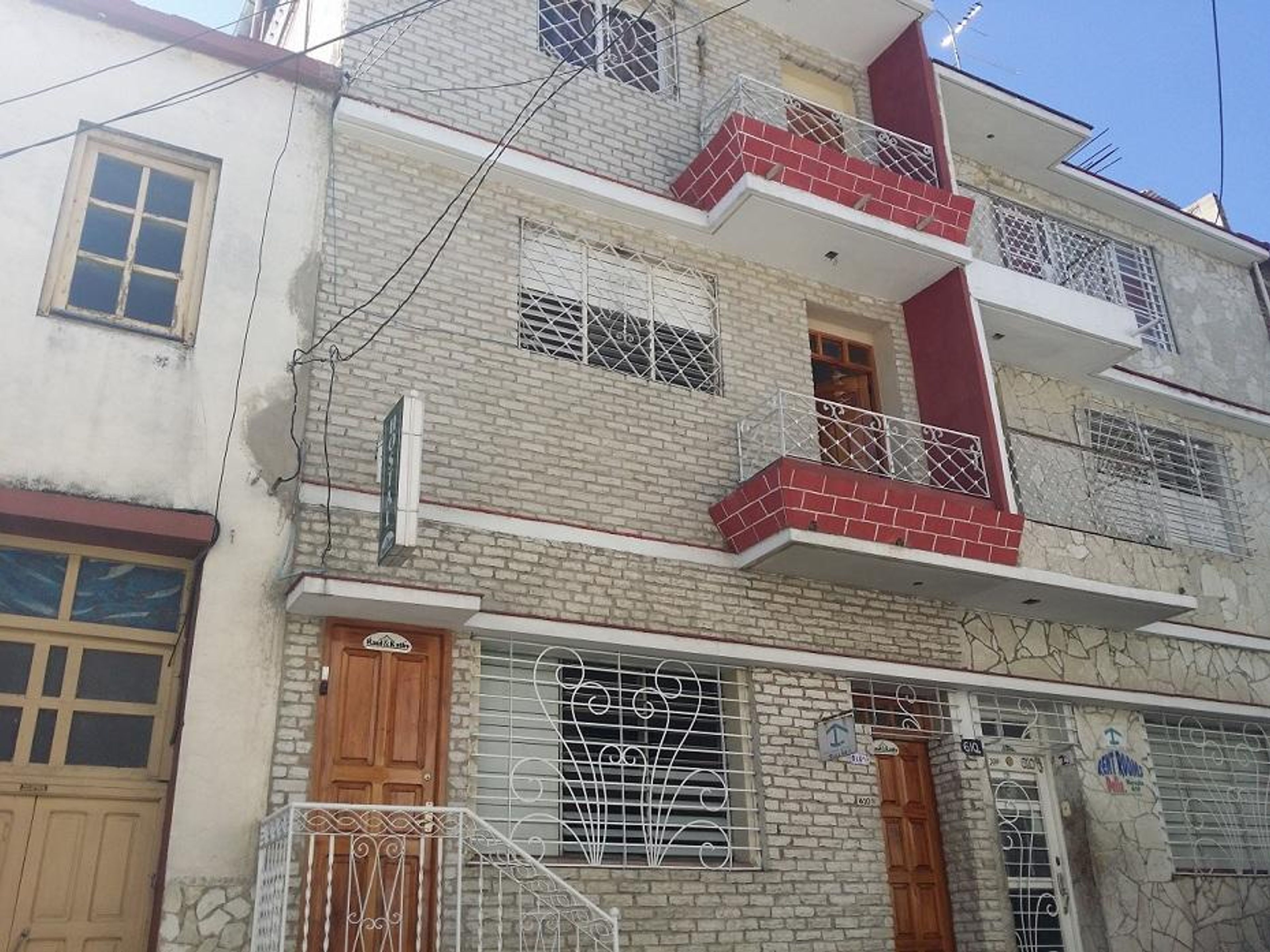 Hostal Raul y Kathy, HEREDIA, No. 610