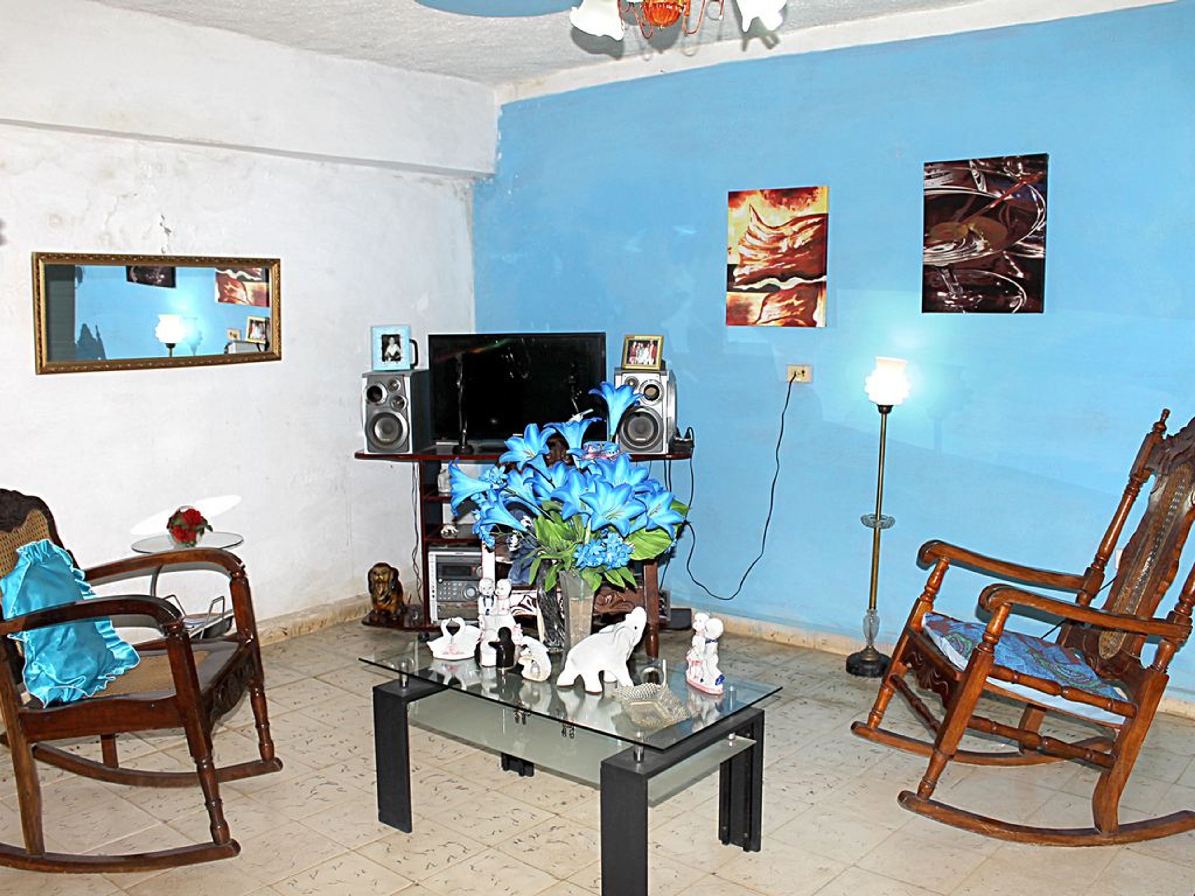 Hostal Don Borrell, FRANCISCO JAVIER ZERQUERA (Rosario), No.82House's living room