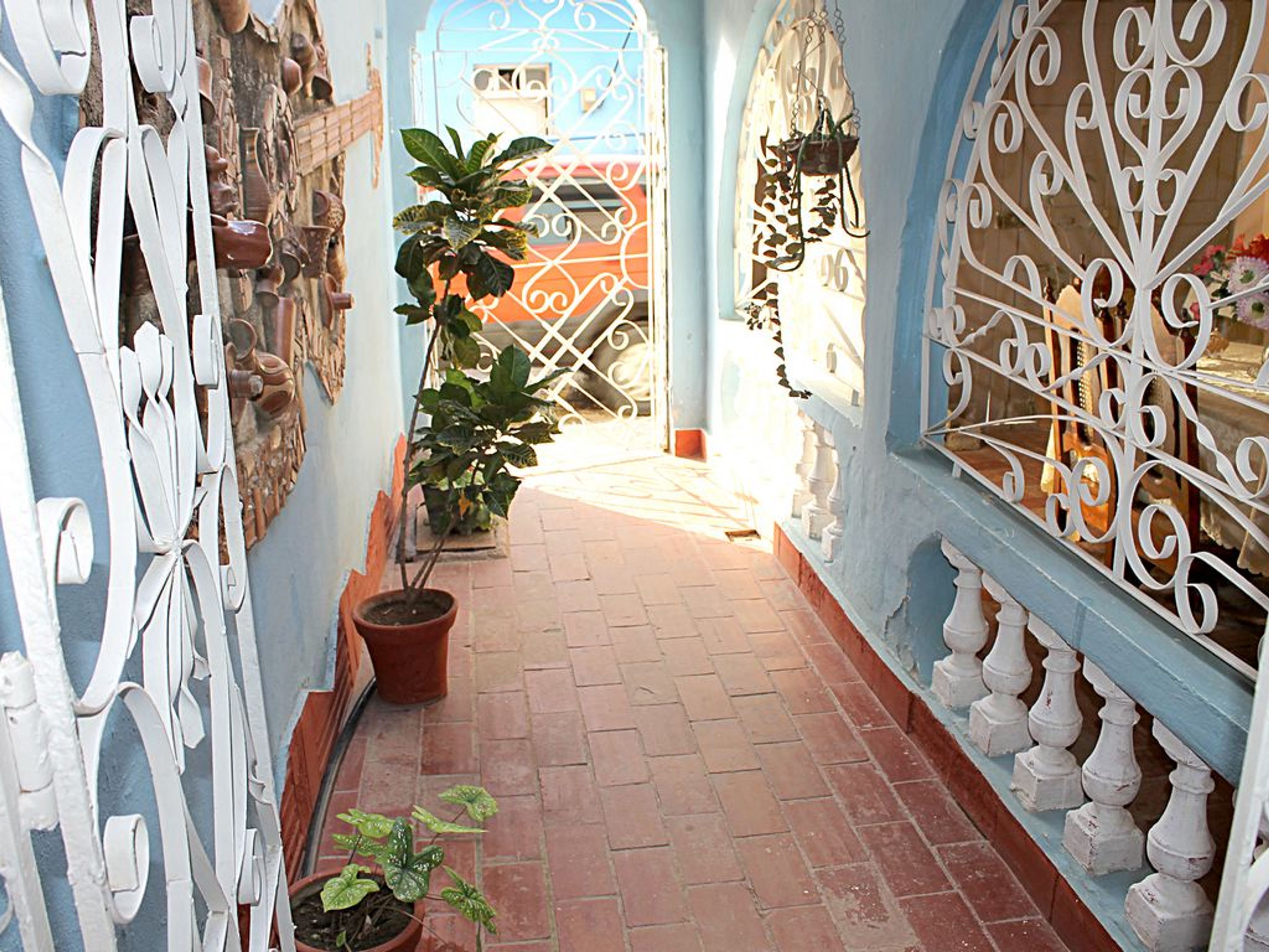 Hostal Don Borrell, FRANCISCO JAVIER ZERQUERA (Rosario), No.82House's entrance view
