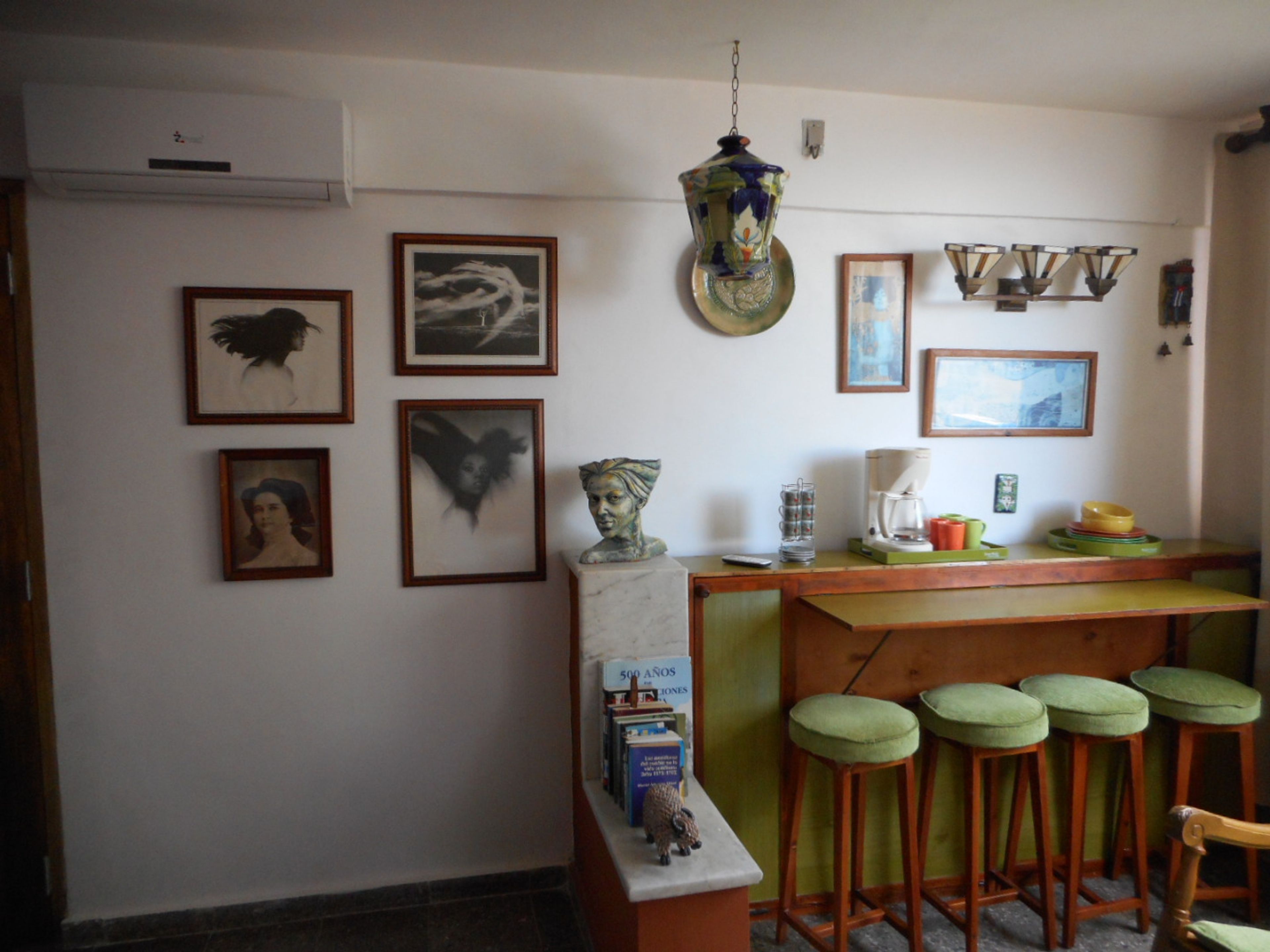Дом Catasús, CALLE 3RA, No. 426artistic corner
