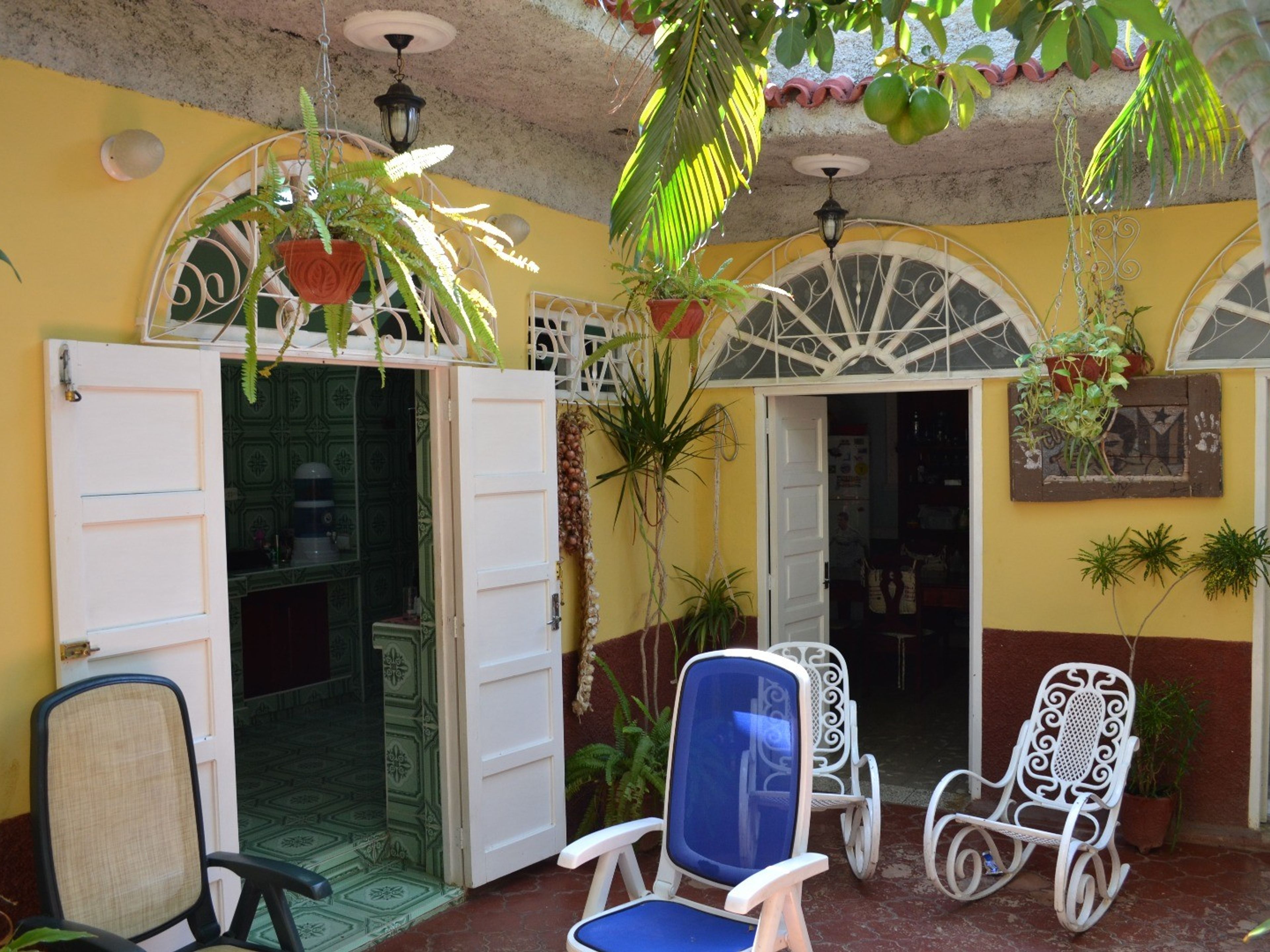 Casa Particular Smith, CALLEJÓN SMITH, No. 3Inside patio view