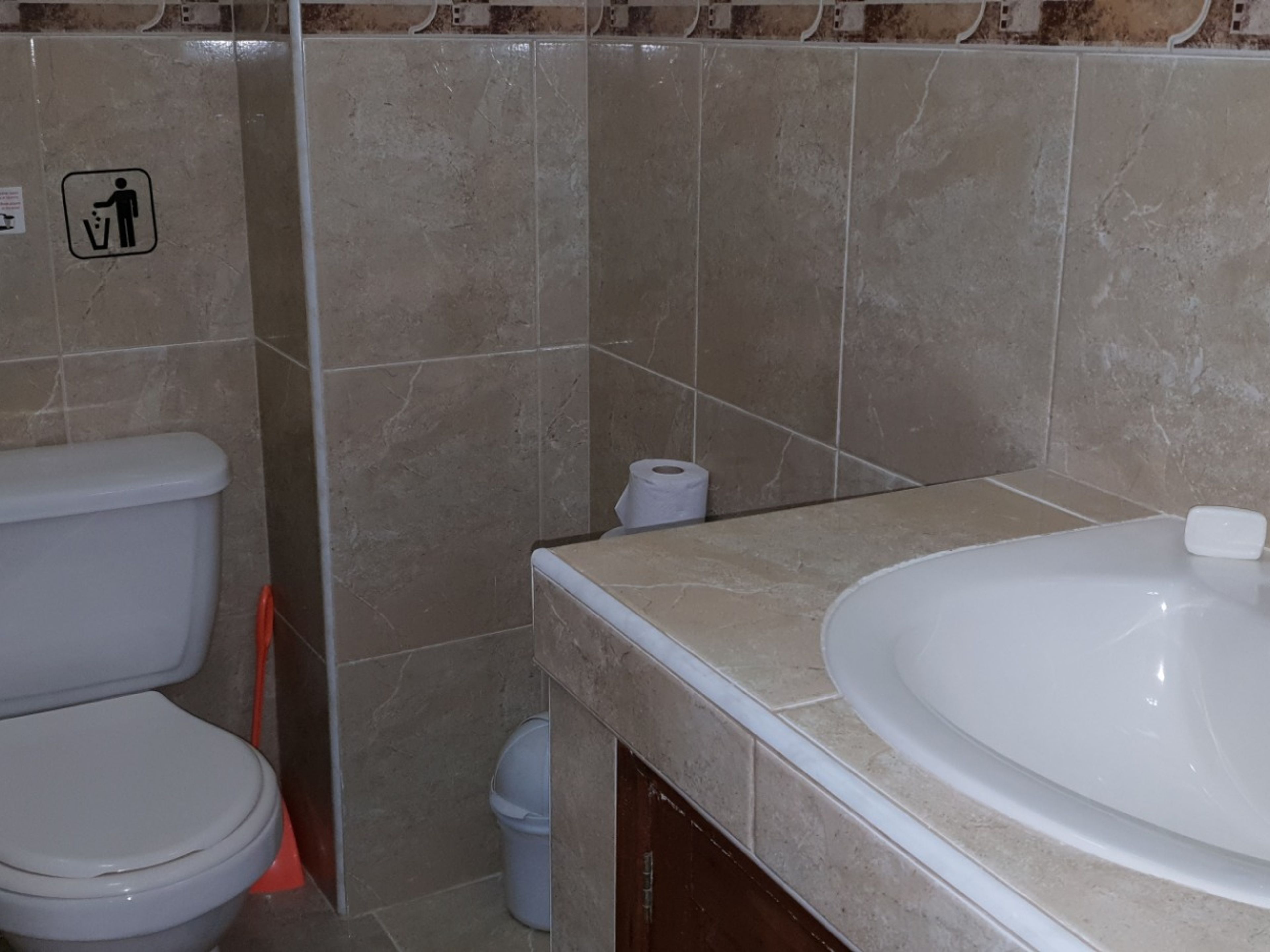 Hostal Peregrino Lealtad, LEALTAD, No. 203Bathroom view