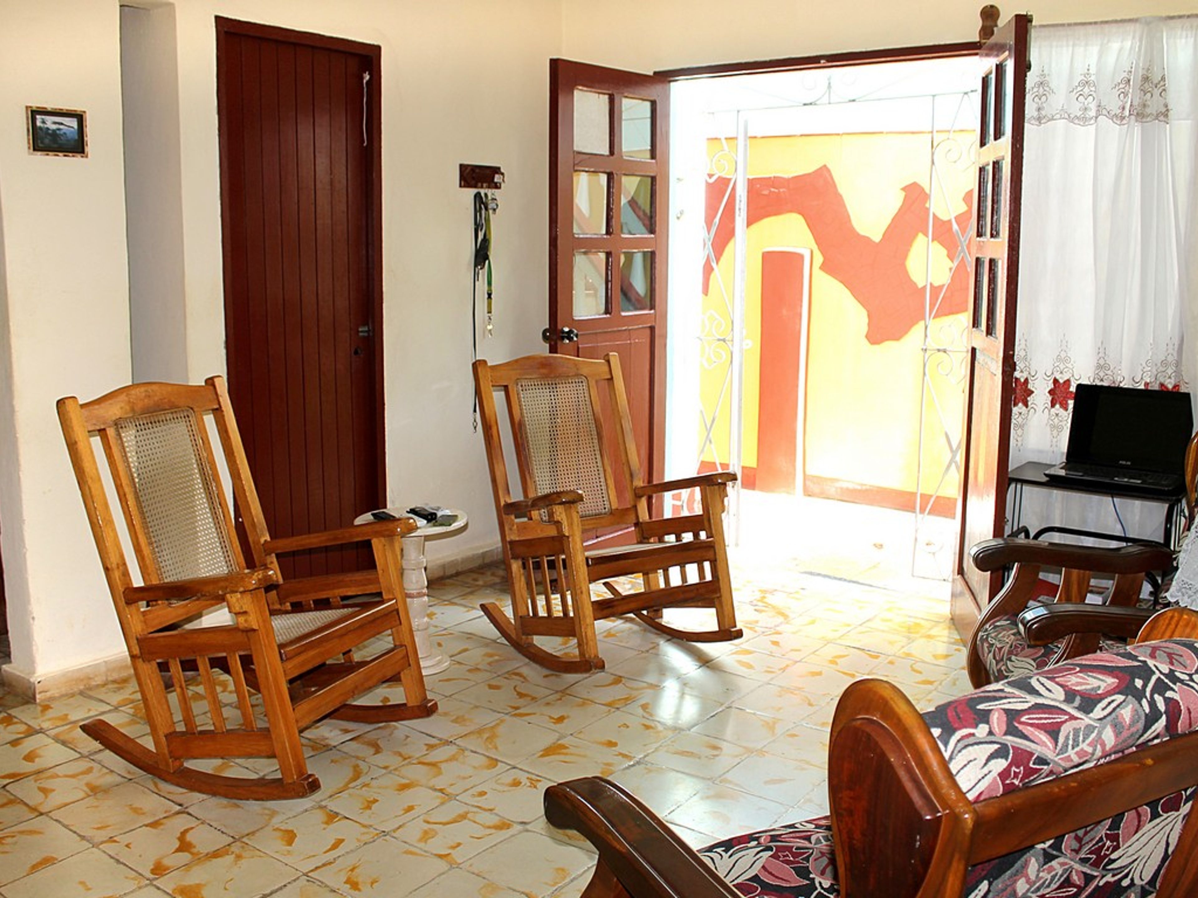 Hostal Misleidys y Gustavo, ANTONIO GUITERAS (Mercedes), No. 10House's living room