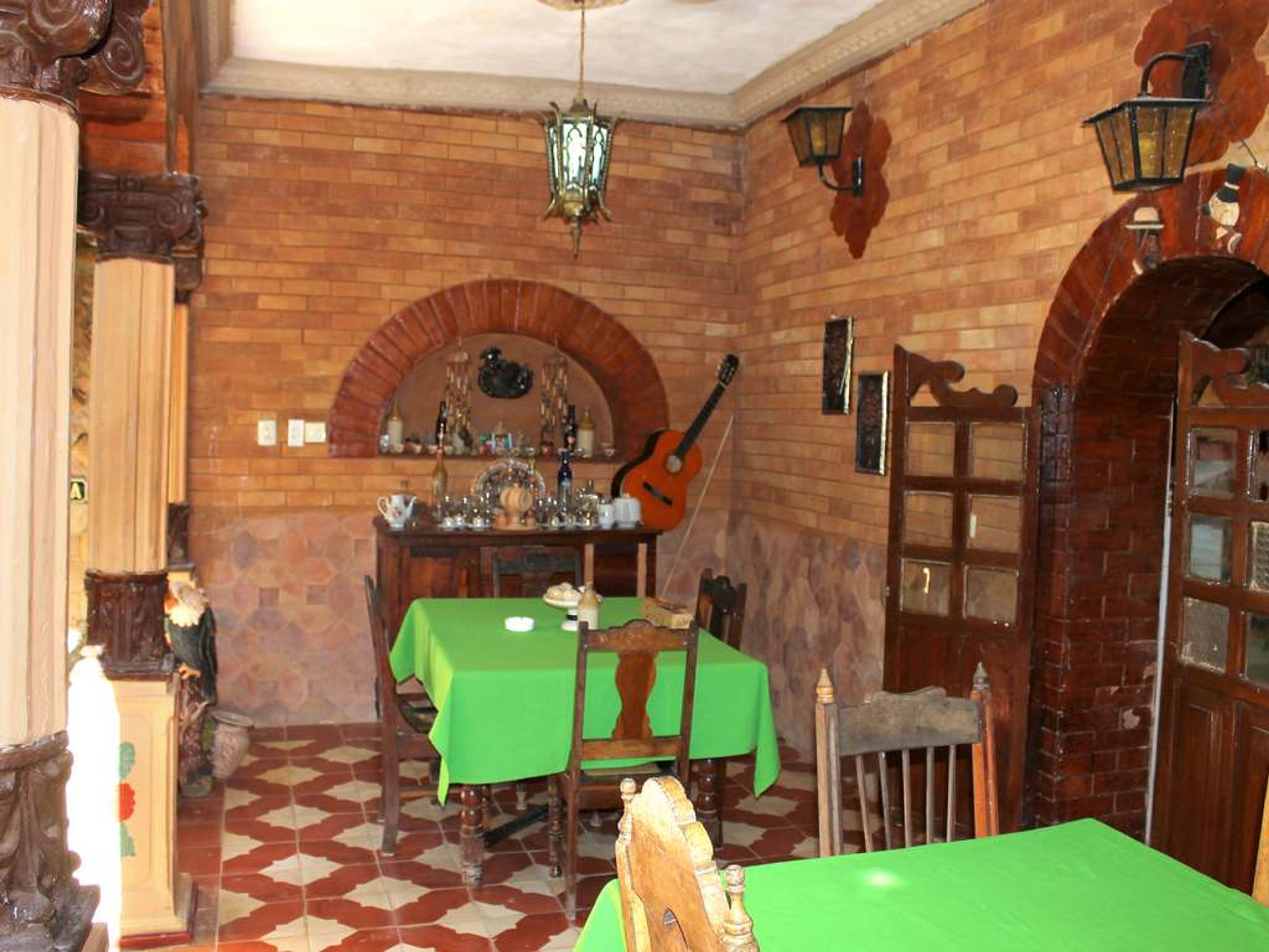 Hostal Amatista, PIRO GUINART, (Boca) No. 366 - House's dinning room-patio view