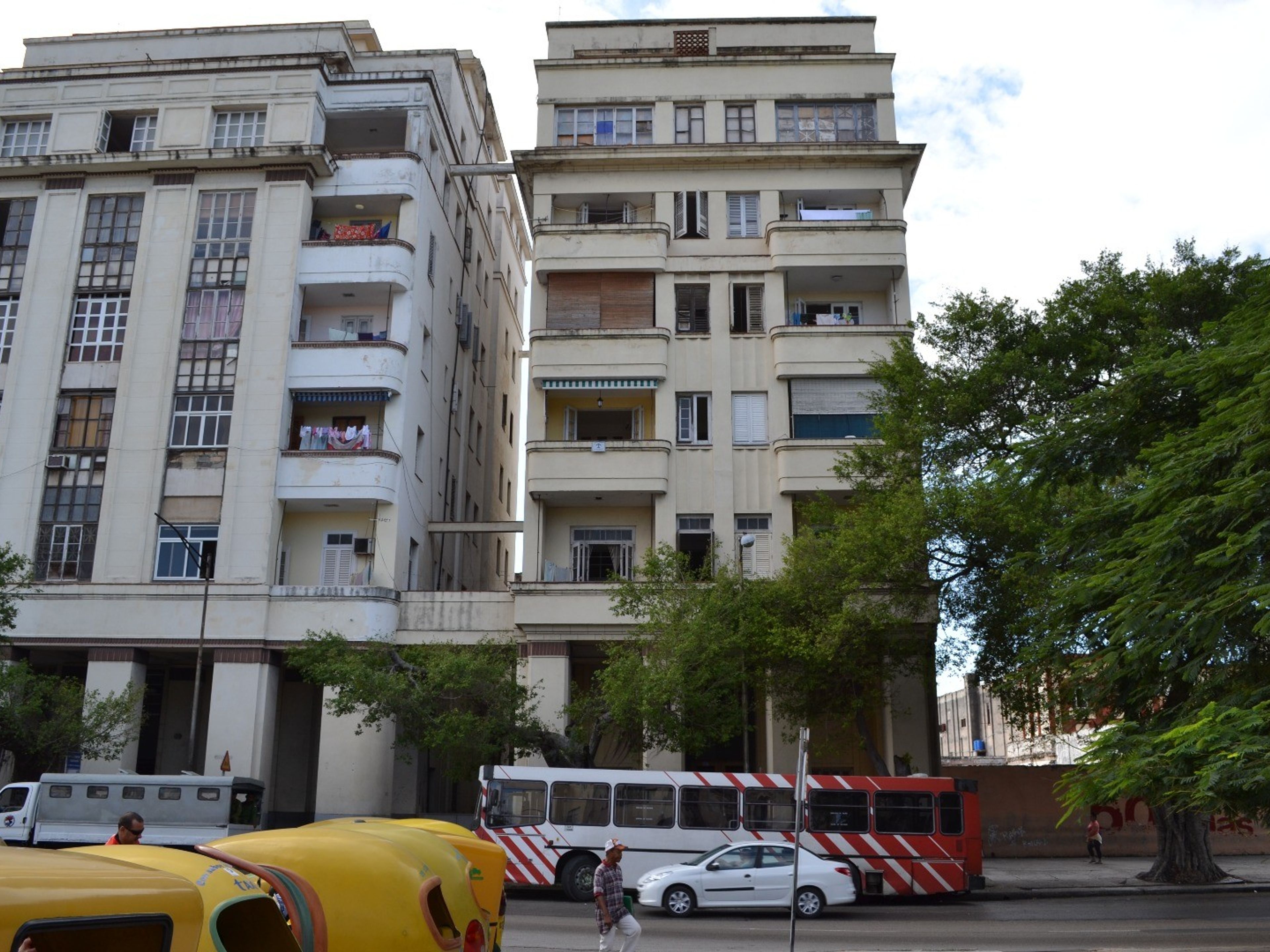Casa Reloj, ZULUETA, No. 62