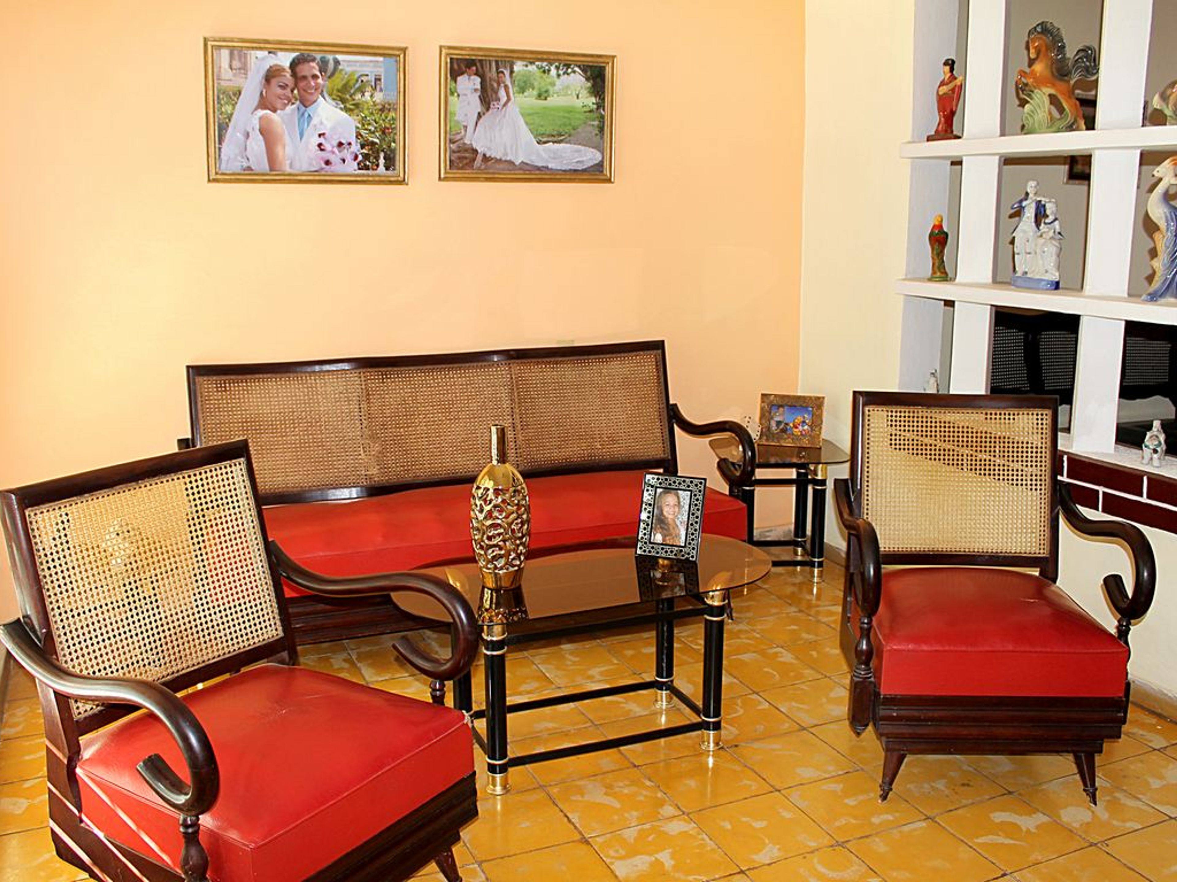 Hostal Doña Miñe, FRANK PAÍS (Del Carmen) No. 22House's living room